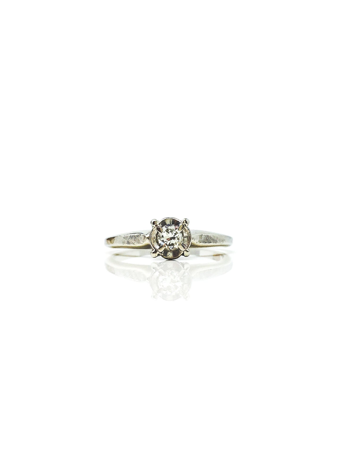 Vintage Art Deco Diamond Solitaire Engagement Ring in 18k White Gold