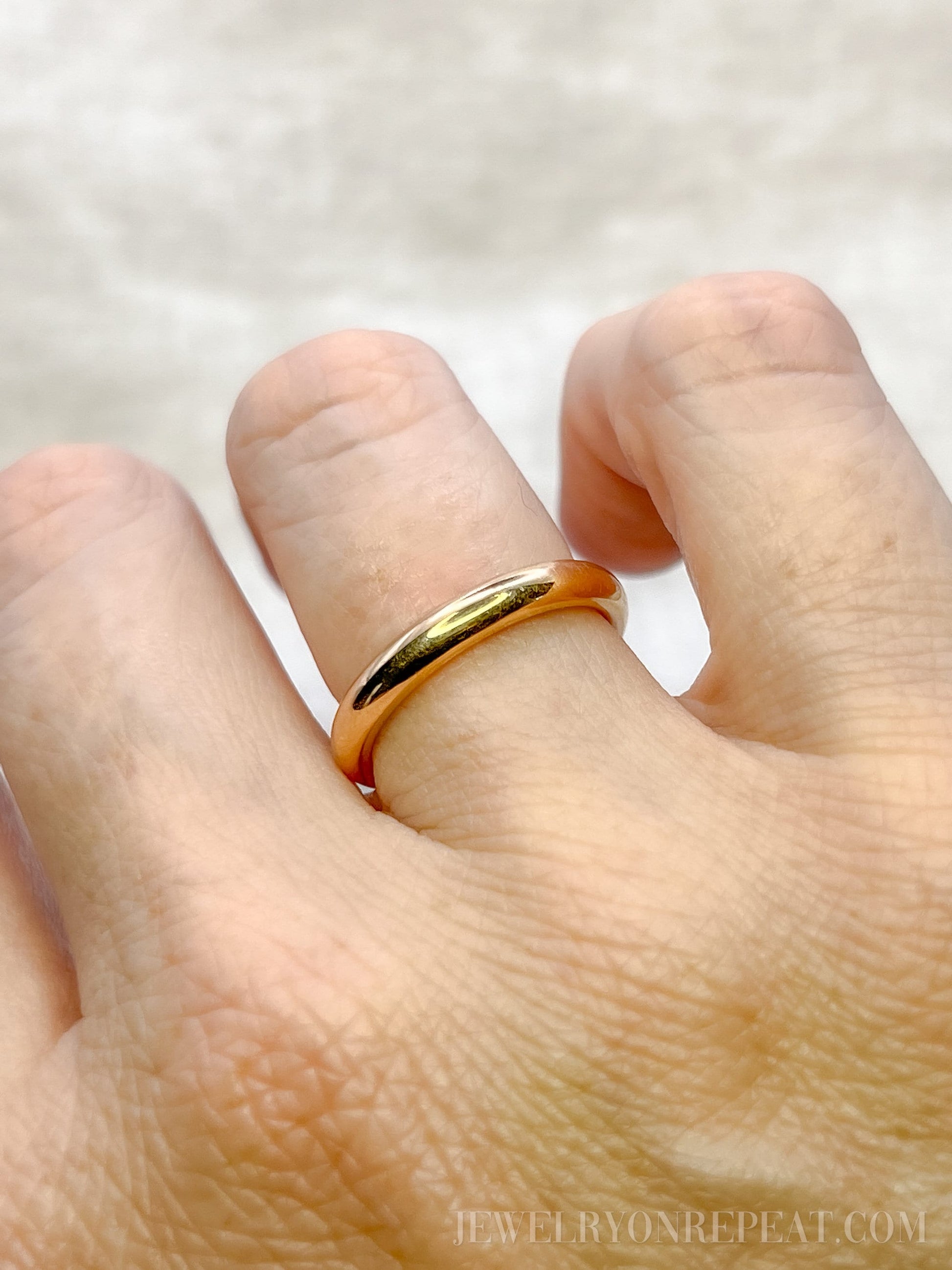 Vintage Rose Gold Simple Wedding Band in 18k Gold