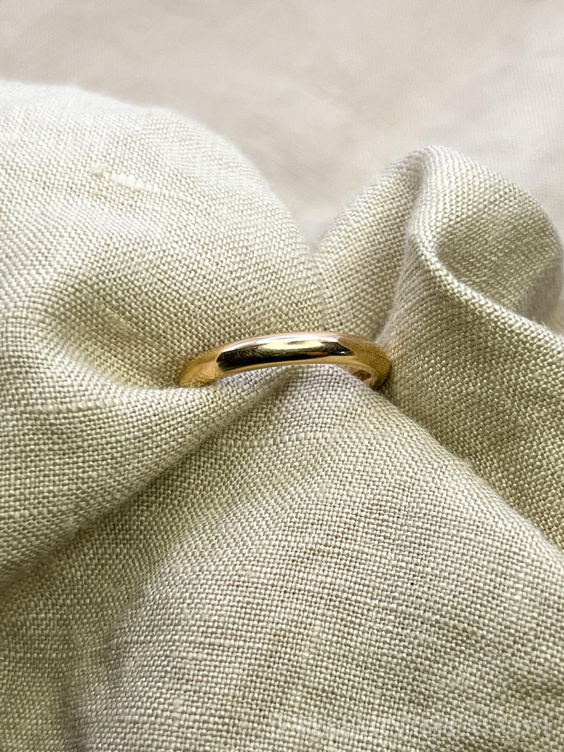 Vintage Rose Gold Simple Wedding Band in 18k Gold