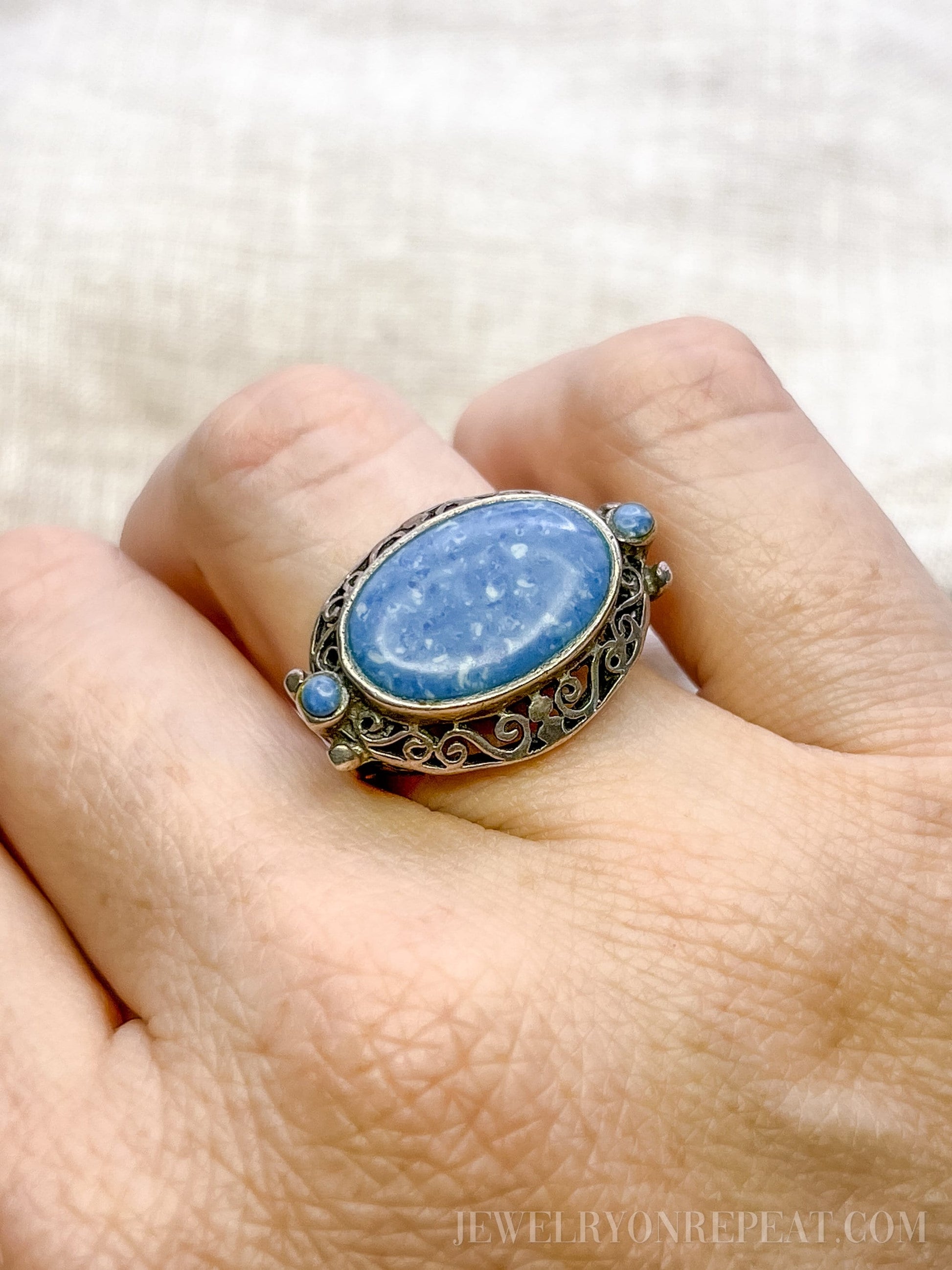 Vintage Aventurine Oval Filigree Gemstone Ring in Sterling Silver