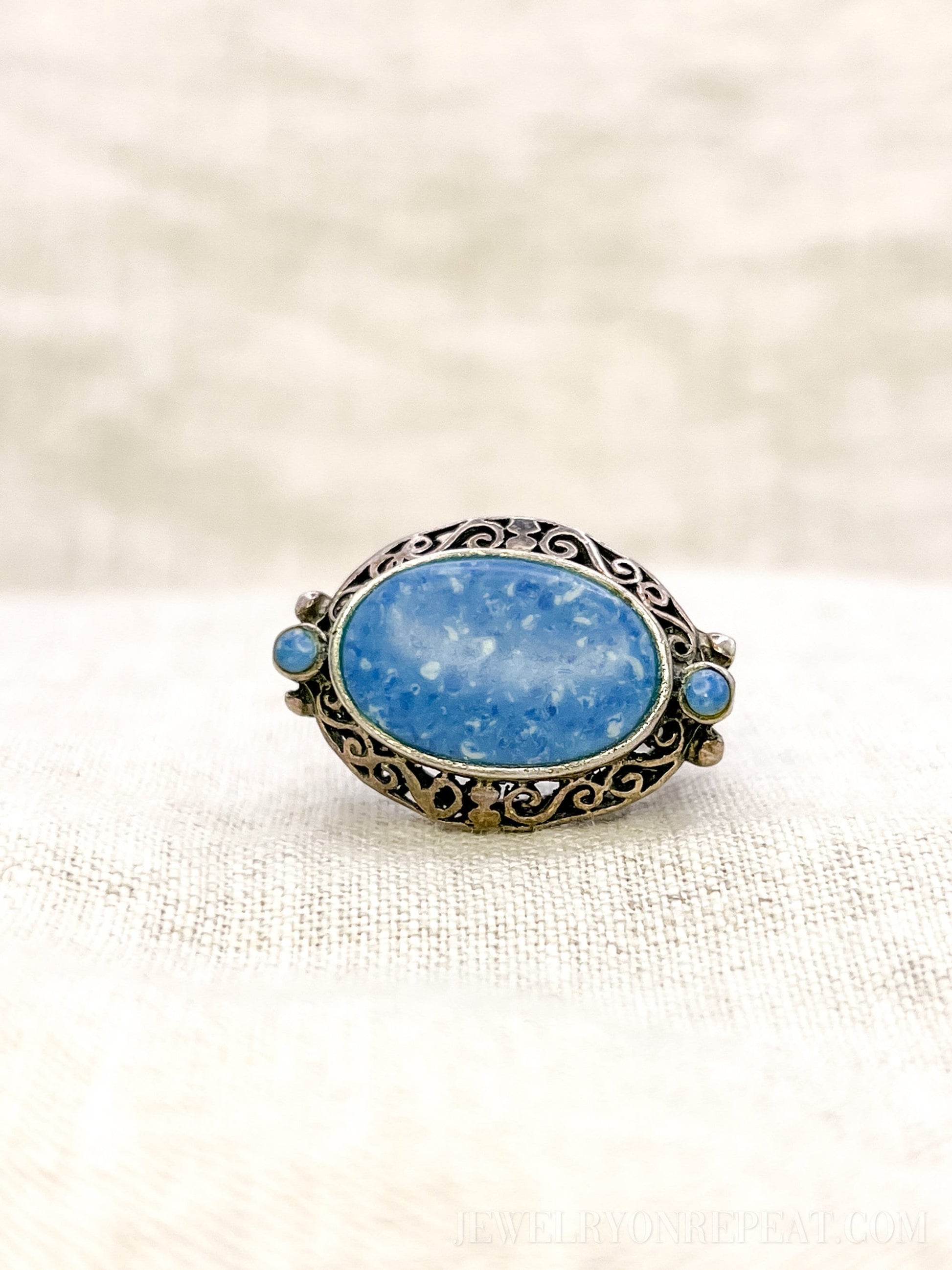 Vintage Aventurine Oval Filigree Gemstone Ring in Sterling Silver