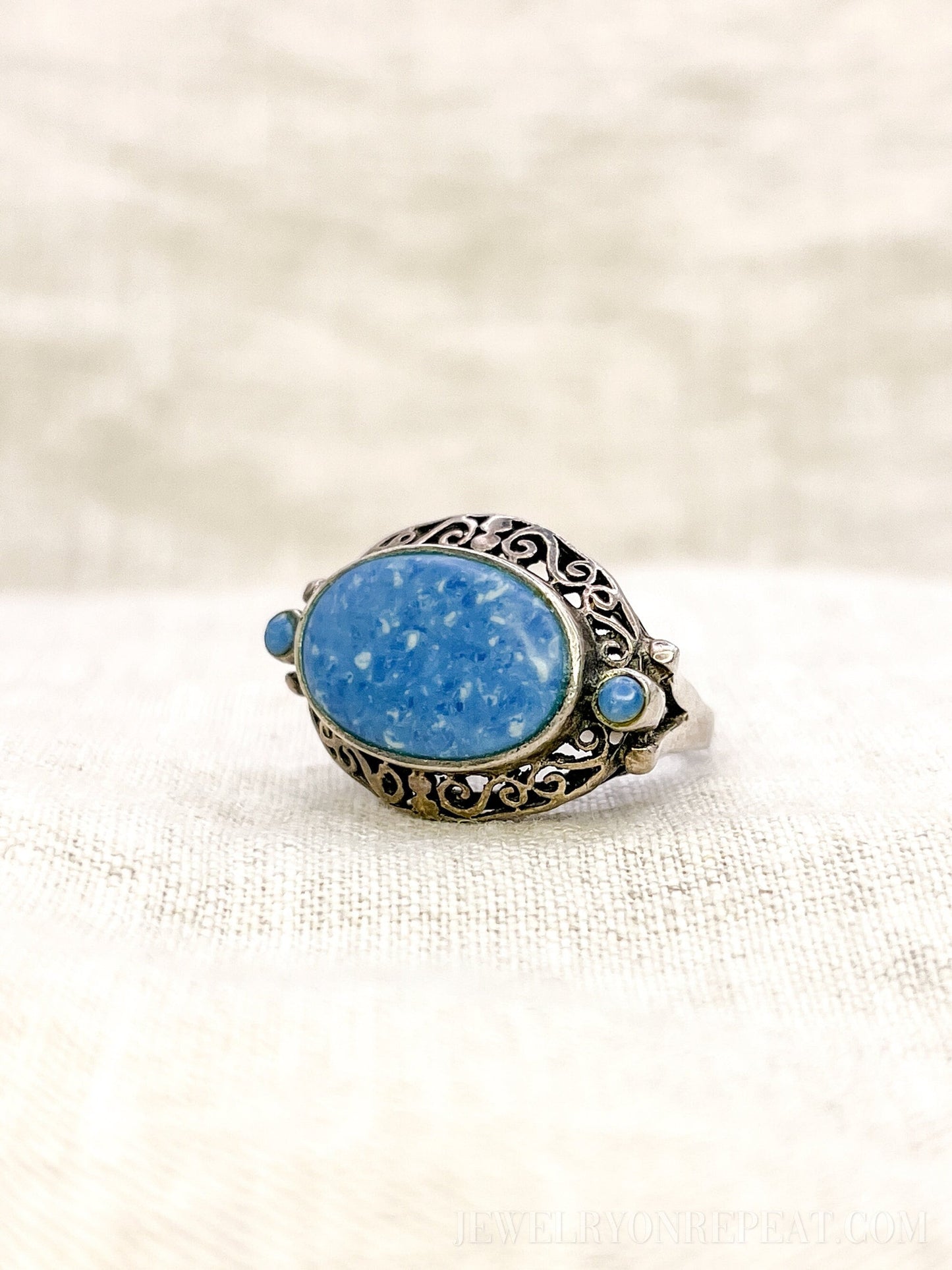 Vintage Aventurine Oval Filigree Gemstone Ring in Sterling Silver