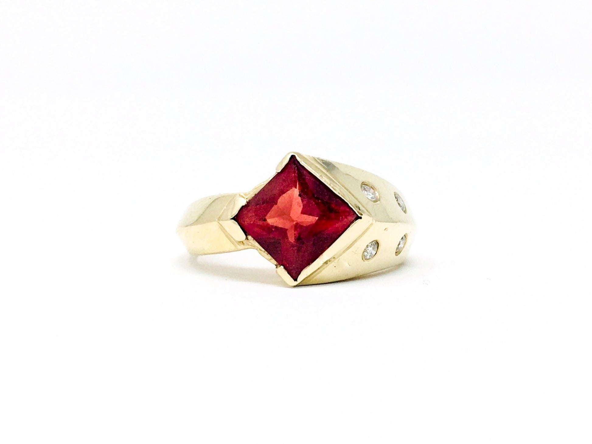 Vintage Geometric Citrine Gemstone Ring in 14k Gold, Retro Jewelry from the 1980s - Timeless, Sustainable, @JewelryOnRepeat