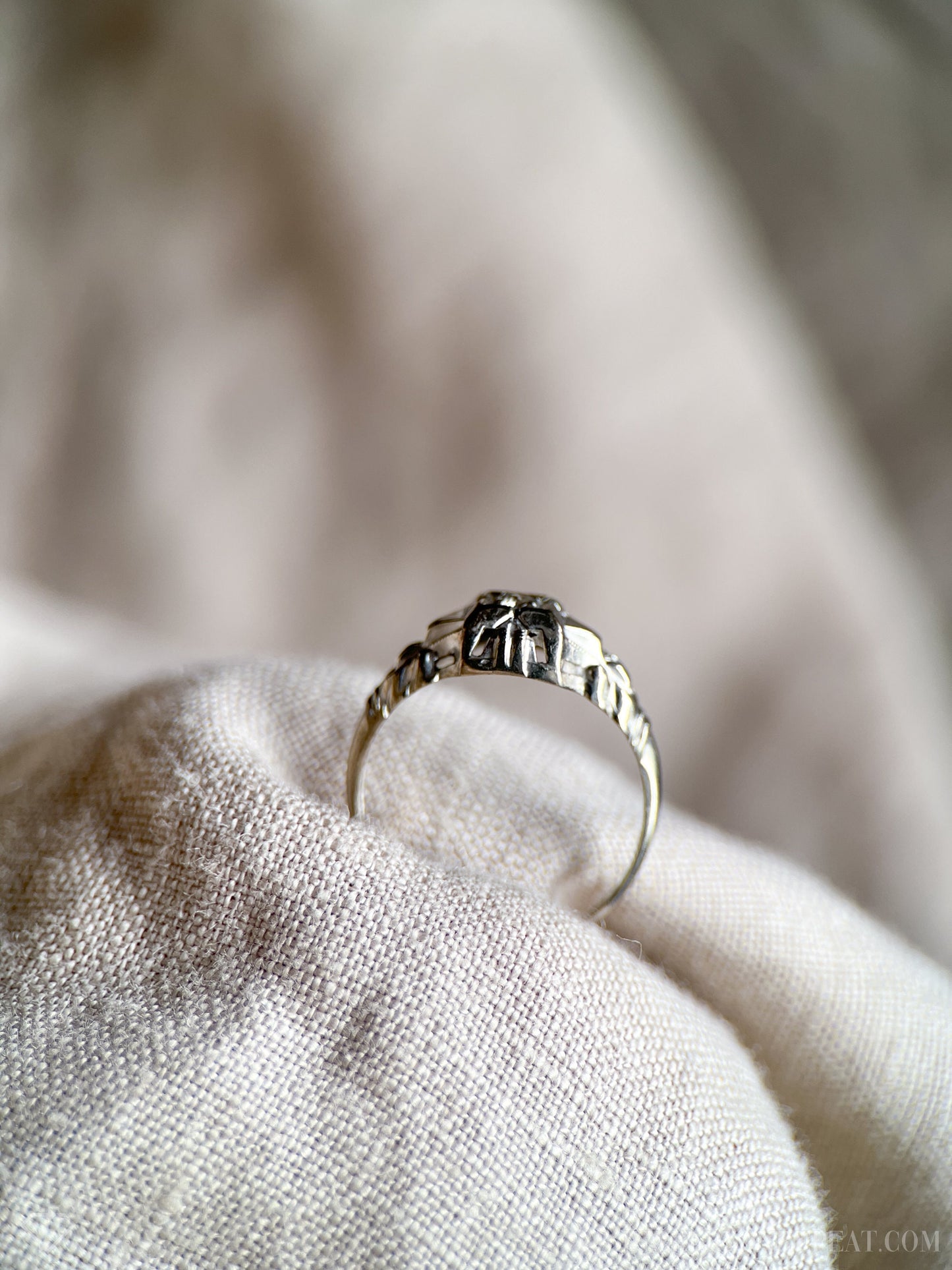 Vintage Art Deco Diamond Engagement Ring in 14k White Gold, Antique Jewelry from the 1920s - Timeless, Sustainable, @JewelryOnRepeat