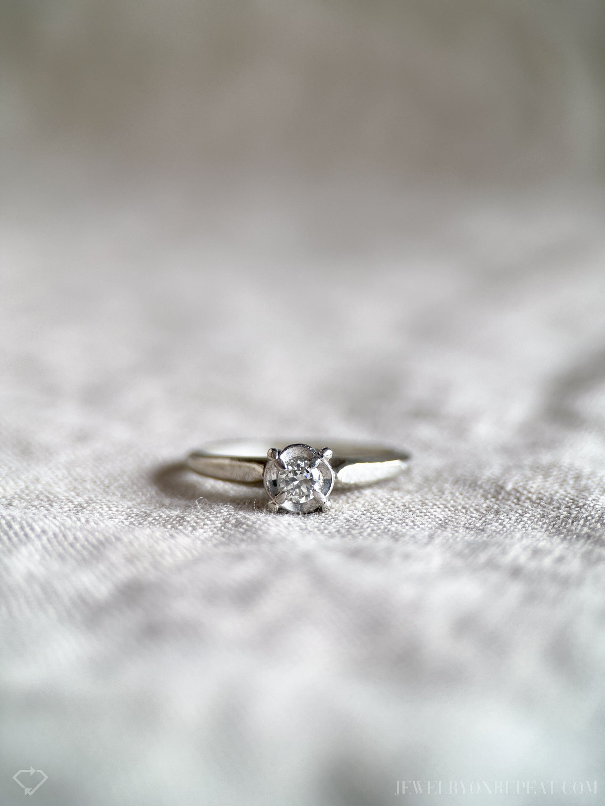 Vintage Art Deco Diamond Solitaire Engagement Ring in 18k White Gold