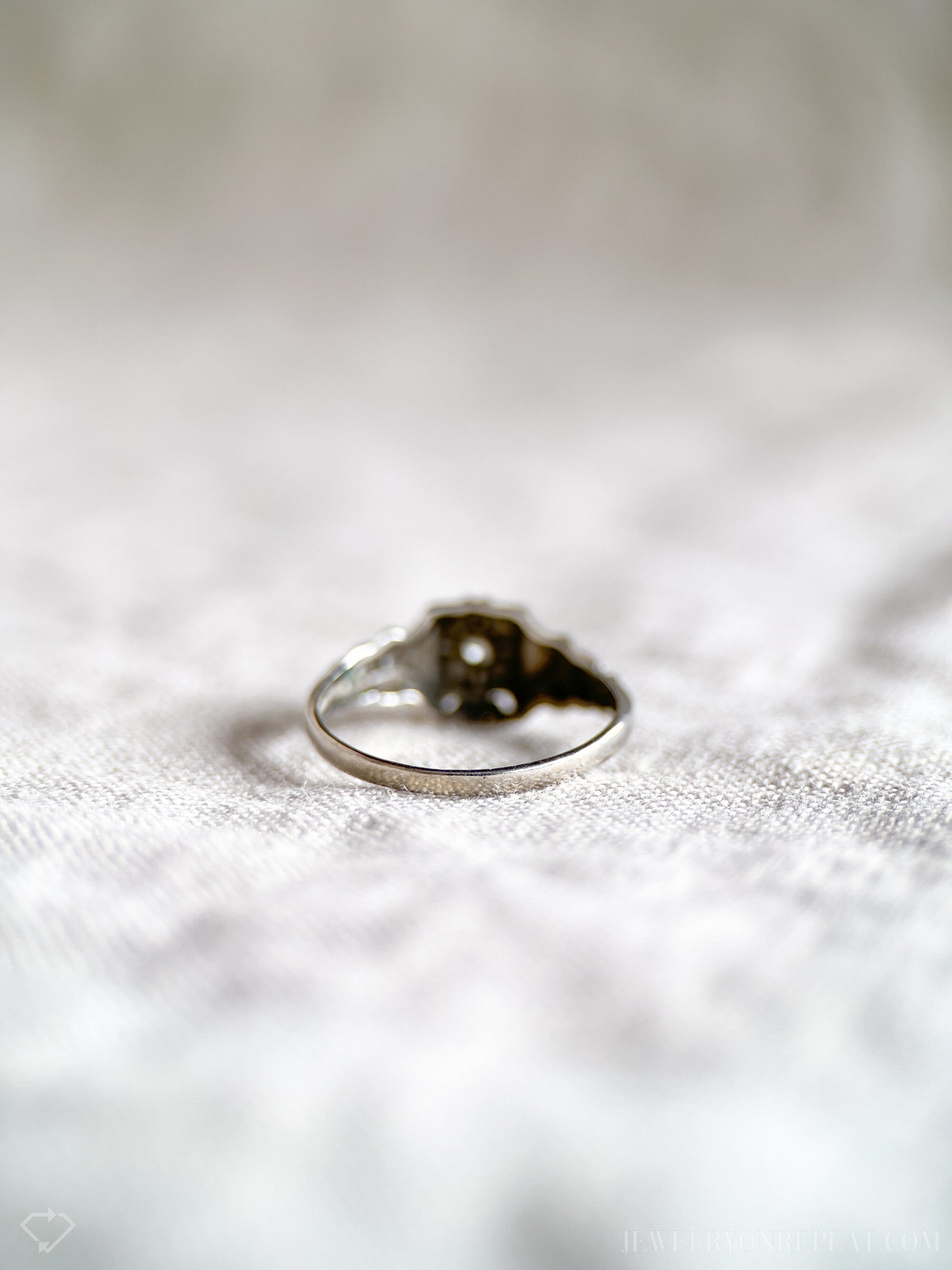 Vintage Art Deco Diamond Engagement Ring in 14k White Gold, Antique Jewelry from the 1920s - Timeless, Sustainable, @JewelryOnRepeat