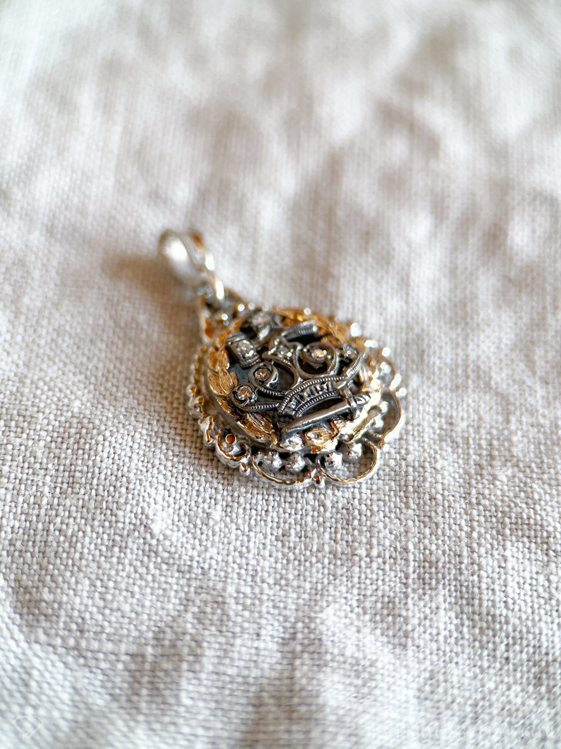 Vintage Order of the Amaranth Pendant with Diamonds in 14k Gold, Vintage Jewelry from the 1950s - Timeless, Sustainable, @JewelryOnRepeat