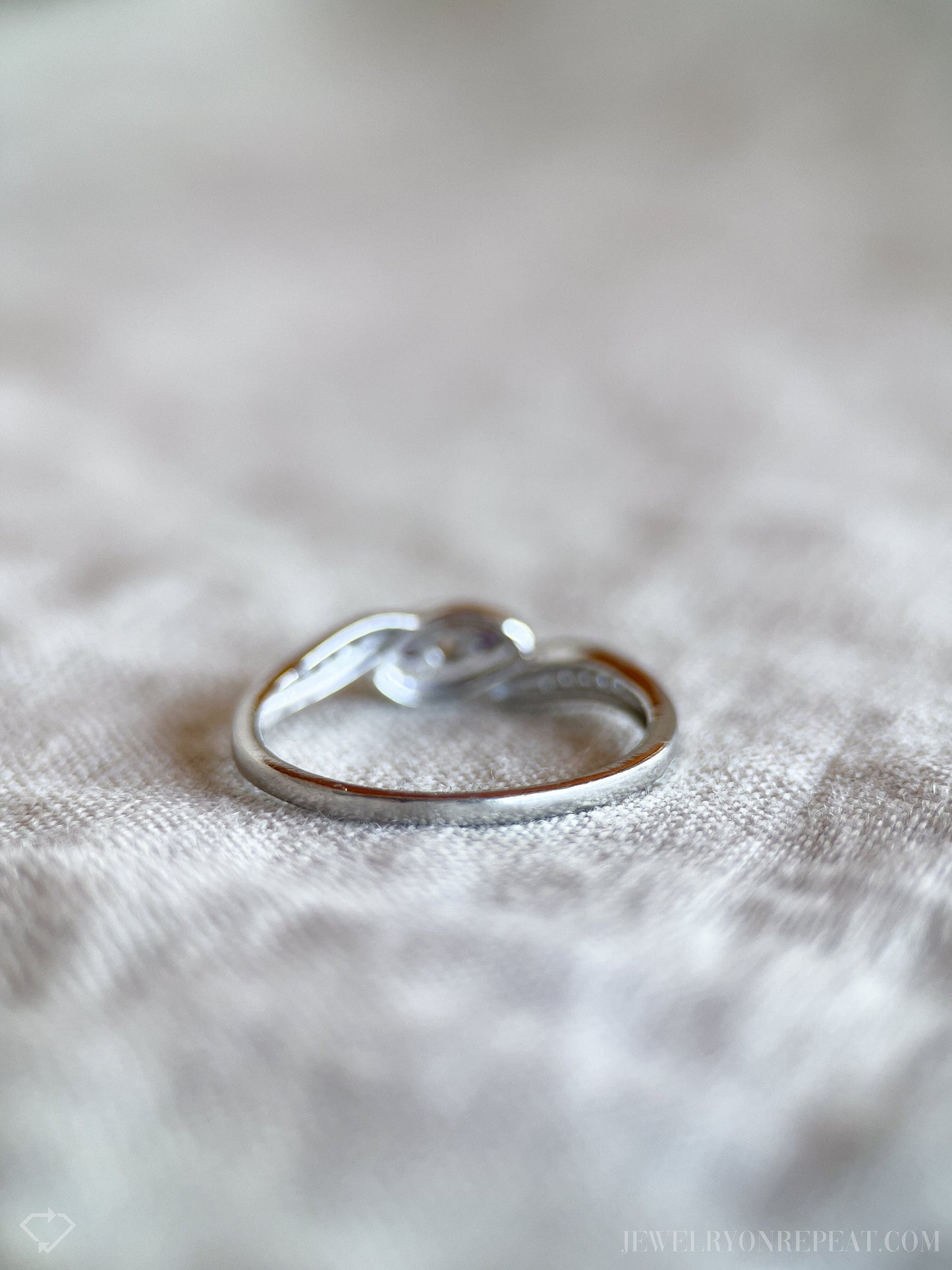 Vintage Diamond and Amethyst Engagement Ring in Platinum, Retro Jewelry from the early 2000s - Timeless, Sustainable, @JewelryOnRepeat