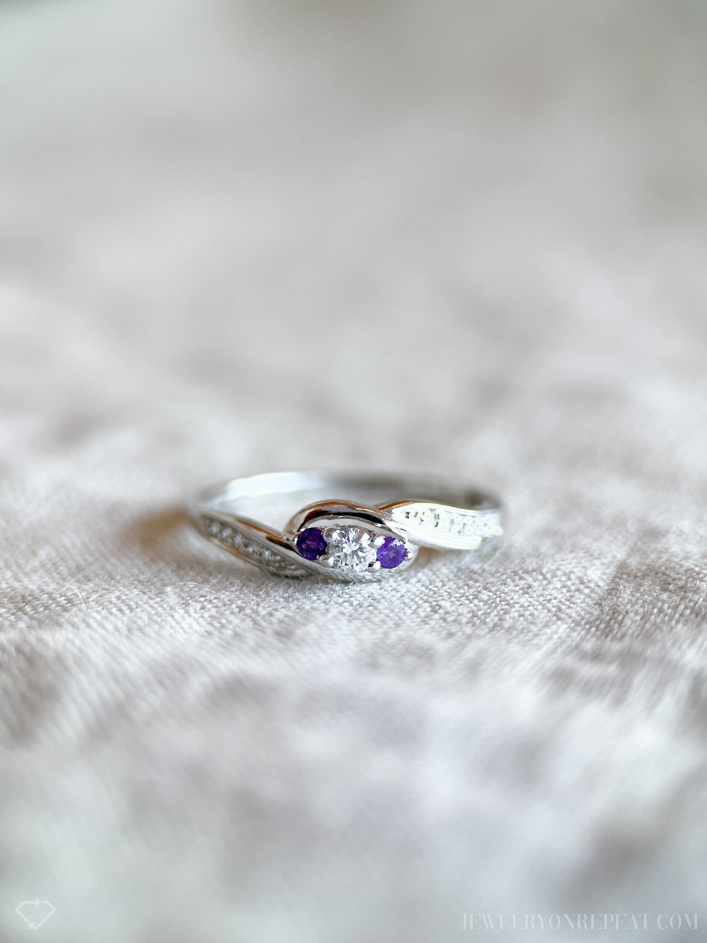 Vintage Diamond and Amethyst Engagement Ring in Platinum, Retro Jewelry from the early 2000s - Timeless, Sustainable, @JewelryOnRepeat