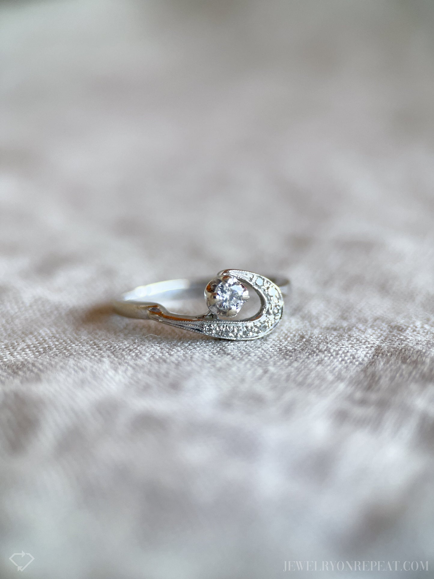 Vintage Art Deco Diamond Engagement Ring in 14k White Gold, Antique Jewelry from the 1950s - Timeless, Sustainable, @JewelryOnRepeat