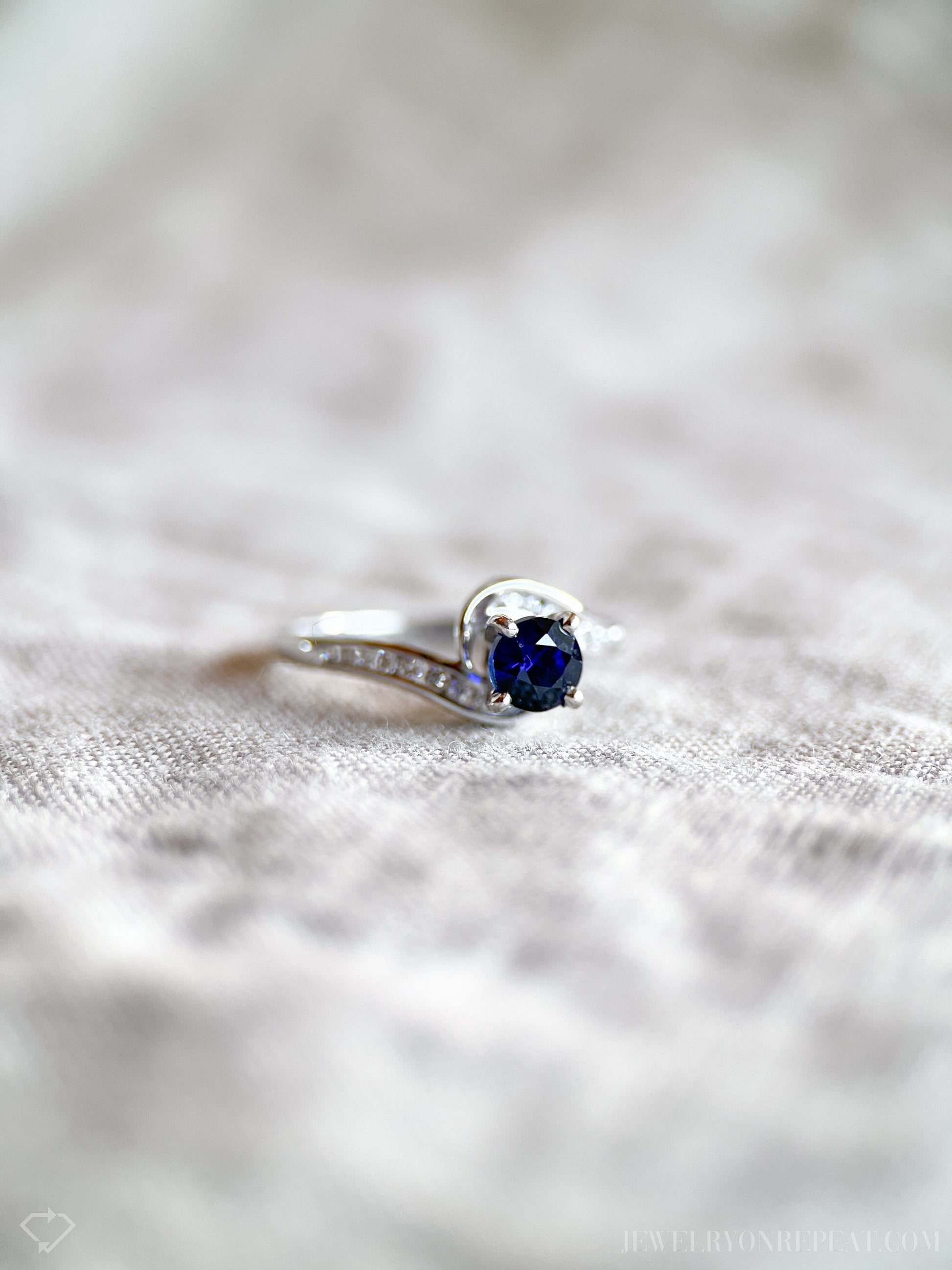 Vintage Blue Sapphire Gemstone Ring in 10k White Gold, Retro Jewelry from the 1990s - Timeless, Sustainable, @JewelryOnRepeat