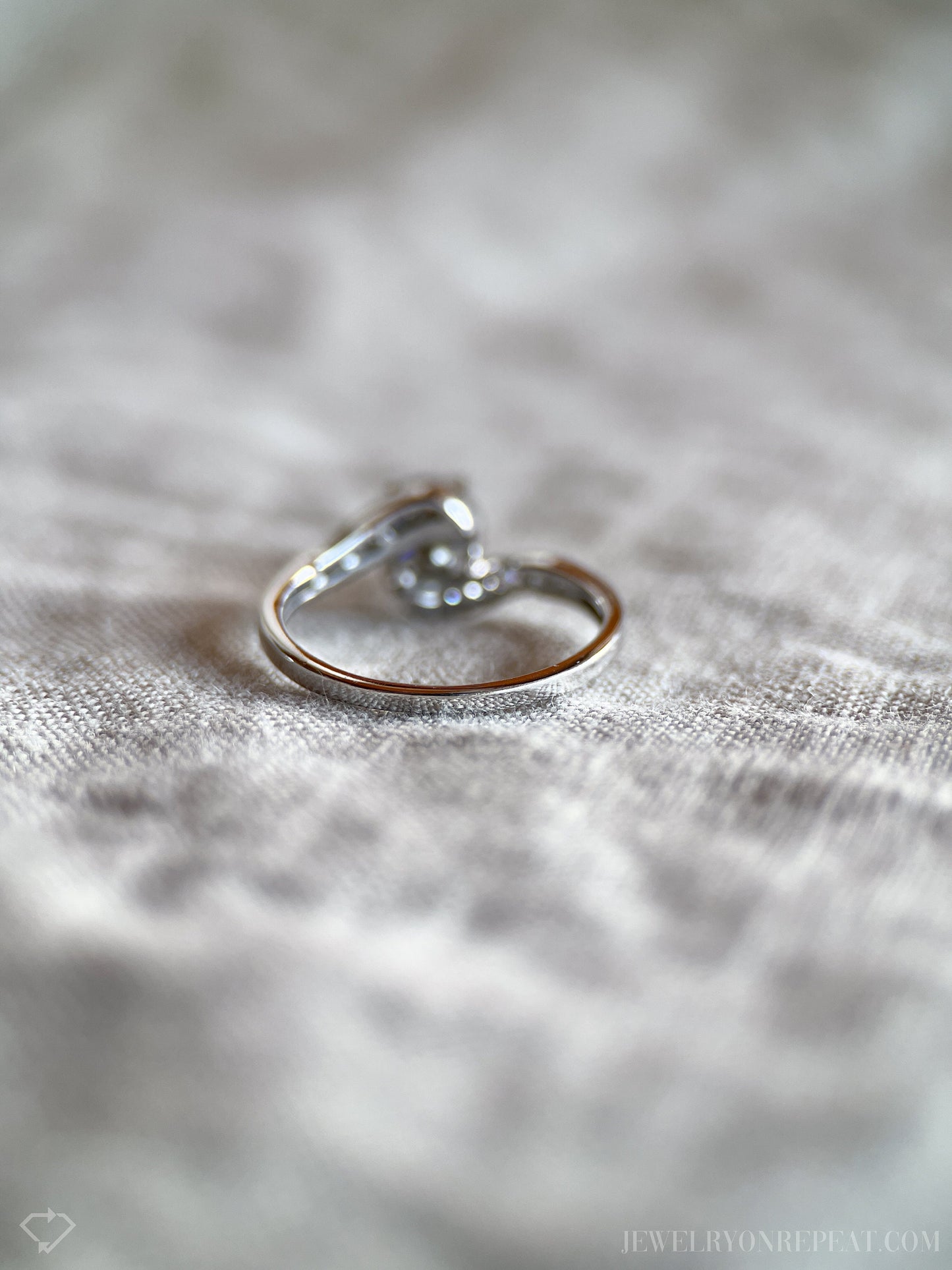 Vintage Blue Sapphire Gemstone Ring in 10k White Gold, Retro Jewelry from the 1990s - Timeless, Sustainable, @JewelryOnRepeat