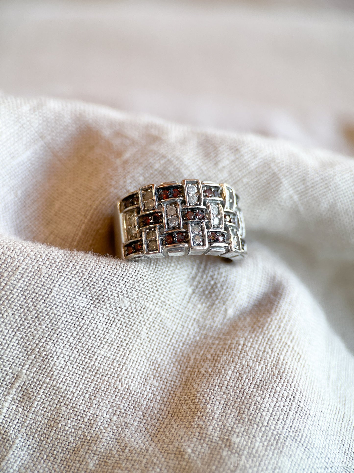 Vintage Checkered Diamond Ring in 14k White Gold, Retro Jewelry from the 1990s - Timeless, Sustainable, @JewelryOnRepeat