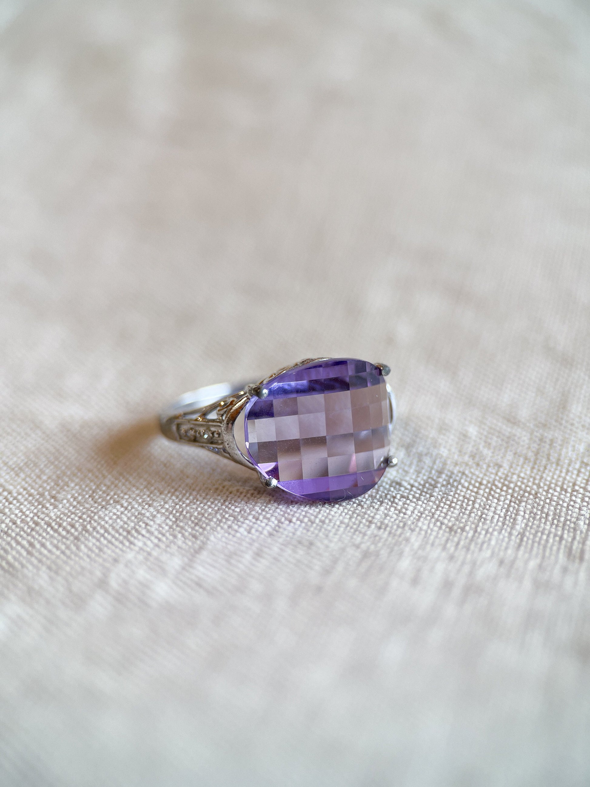 Vintage Purple Amethyst Gemstone Ring in 10k White Gold, Retro Jewelry from the 1990s - Timeless, Sustainable, @JewelryOnRepeat