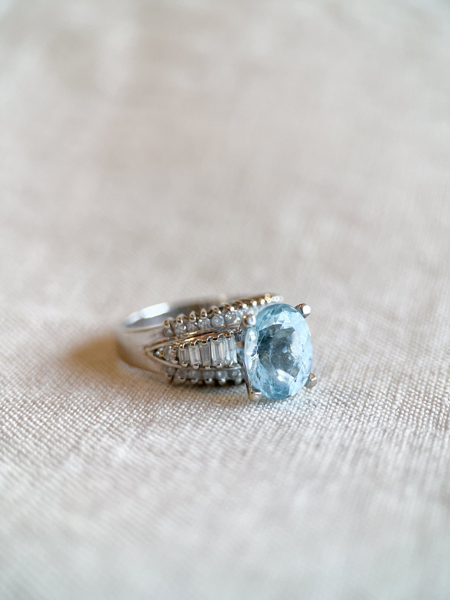 Vintage Oval Cut Aquamarine and Diamond Ring in 18k White Gold, Retro Jewelry from the 1990s - Timeless, Sustainable, @JewelryOnRepeat
