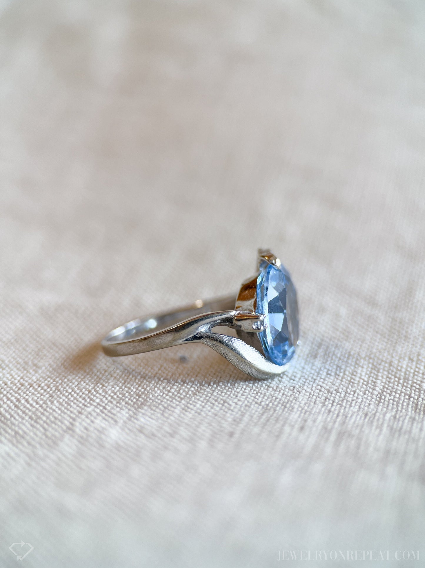 Vintage Blue Spinel Gemstone Ring in 14k White Gold, Antique Jewelry from the 1970s - Timeless, Sustainable, @JewelryOnRepeat