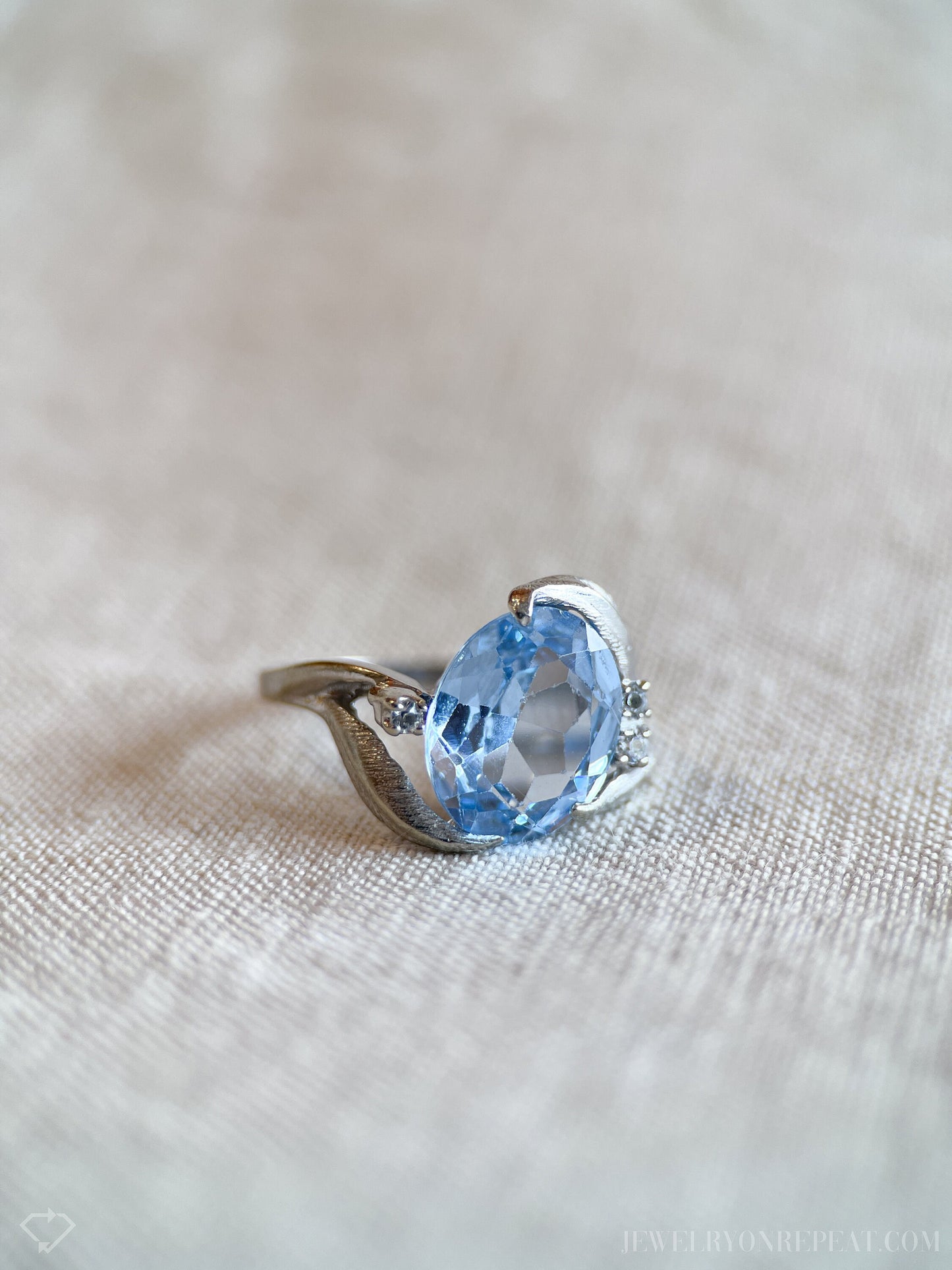 Vintage Blue Spinel Gemstone Ring in 14k White Gold, Antique Jewelry from the 1970s - Timeless, Sustainable, @JewelryOnRepeat