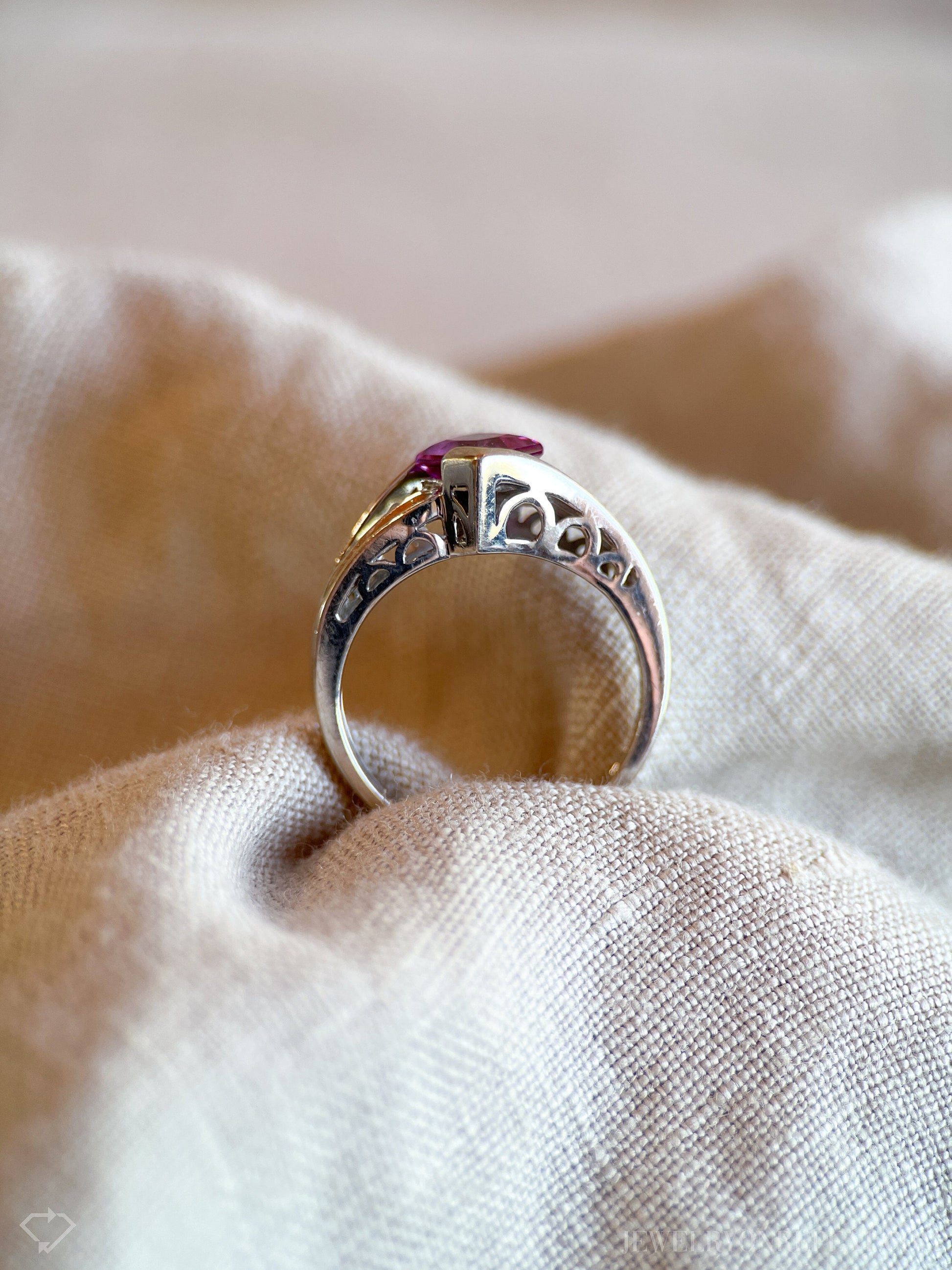 Vintage Pink Sapphire Gemstone Ring in 10k White Gold, Retro Jewelry from the 1990s - Timeless, Sustainable, @JewelryOnRepeat