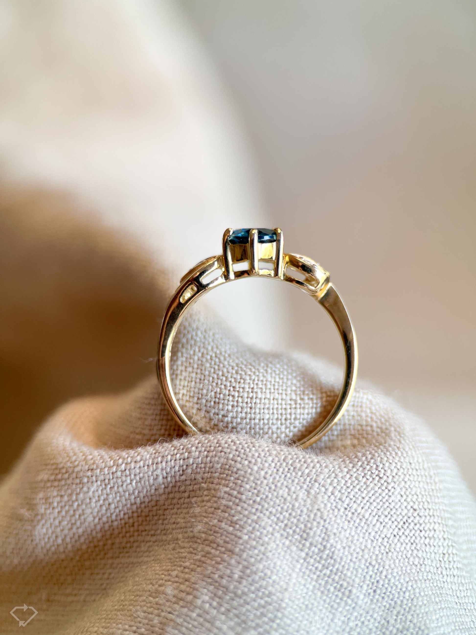 Vintage Blue Topaz and Diamond Ring in 10k Gold, Retro Jewelry from the 1990s - Timeless, Sustainable, @JewelryOnRepeat