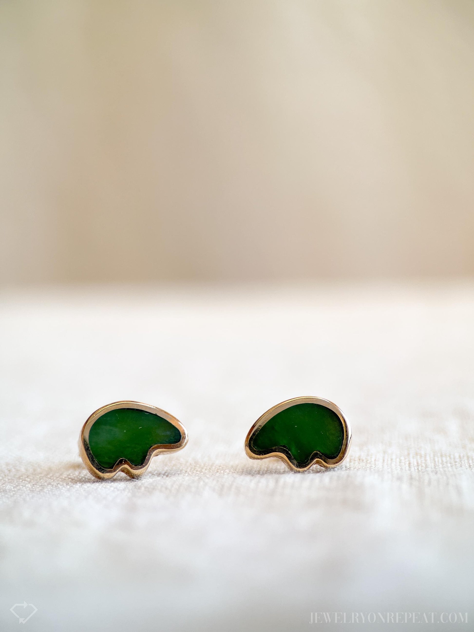 Vintage Jade Heartline Bear Stud Earrings in 14k Gold, Retro Zuni Jewelry from the 1980s - Timeless, Sustainable, @JewelryOnRepeat