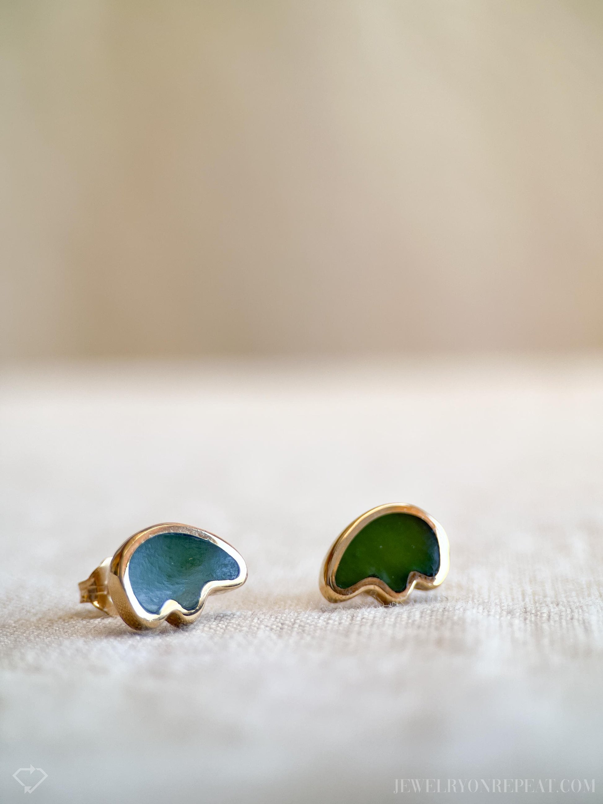 Vintage Jade Heartline Bear Stud Earrings in 14k Gold, Retro Zuni Jewelry from the 1980s - Timeless, Sustainable, @JewelryOnRepeat