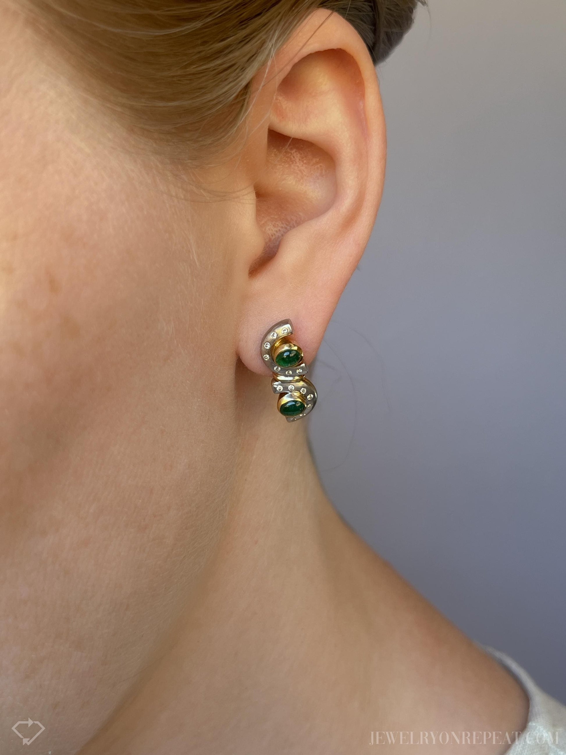 Vintage Emerald and Diamond Geometric Earrings in 18k Gold, Retro Jewelry from the 1980s - Timeless, Sustainable, @JewelryOnRepeat