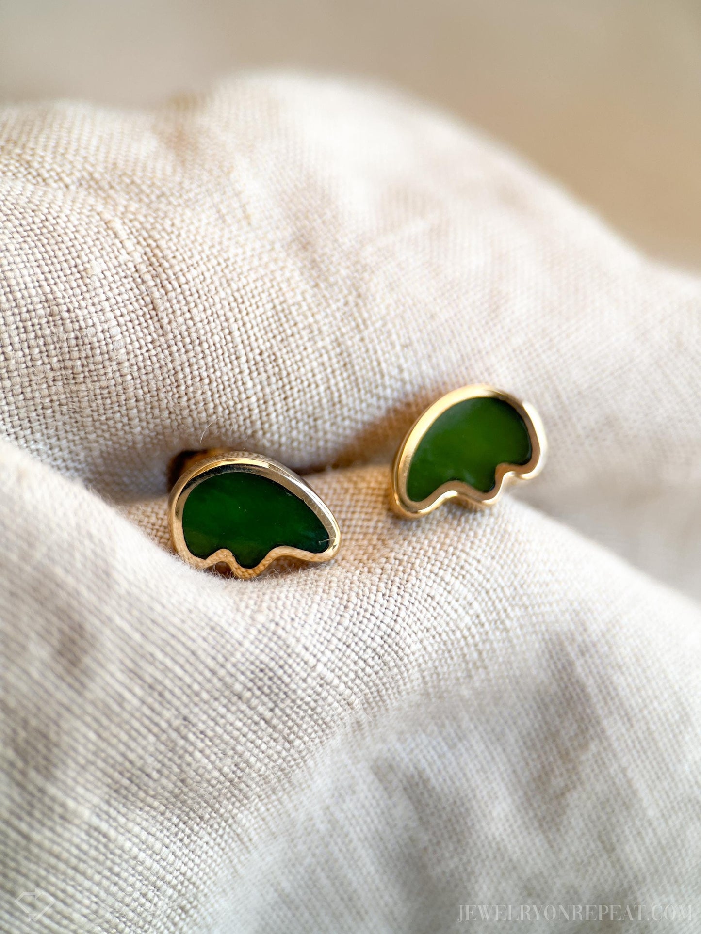 Vintage Jade Heartline Bear Stud Earrings in 14k Gold, Retro Zuni Jewelry from the 1980s - Timeless, Sustainable, @JewelryOnRepeat