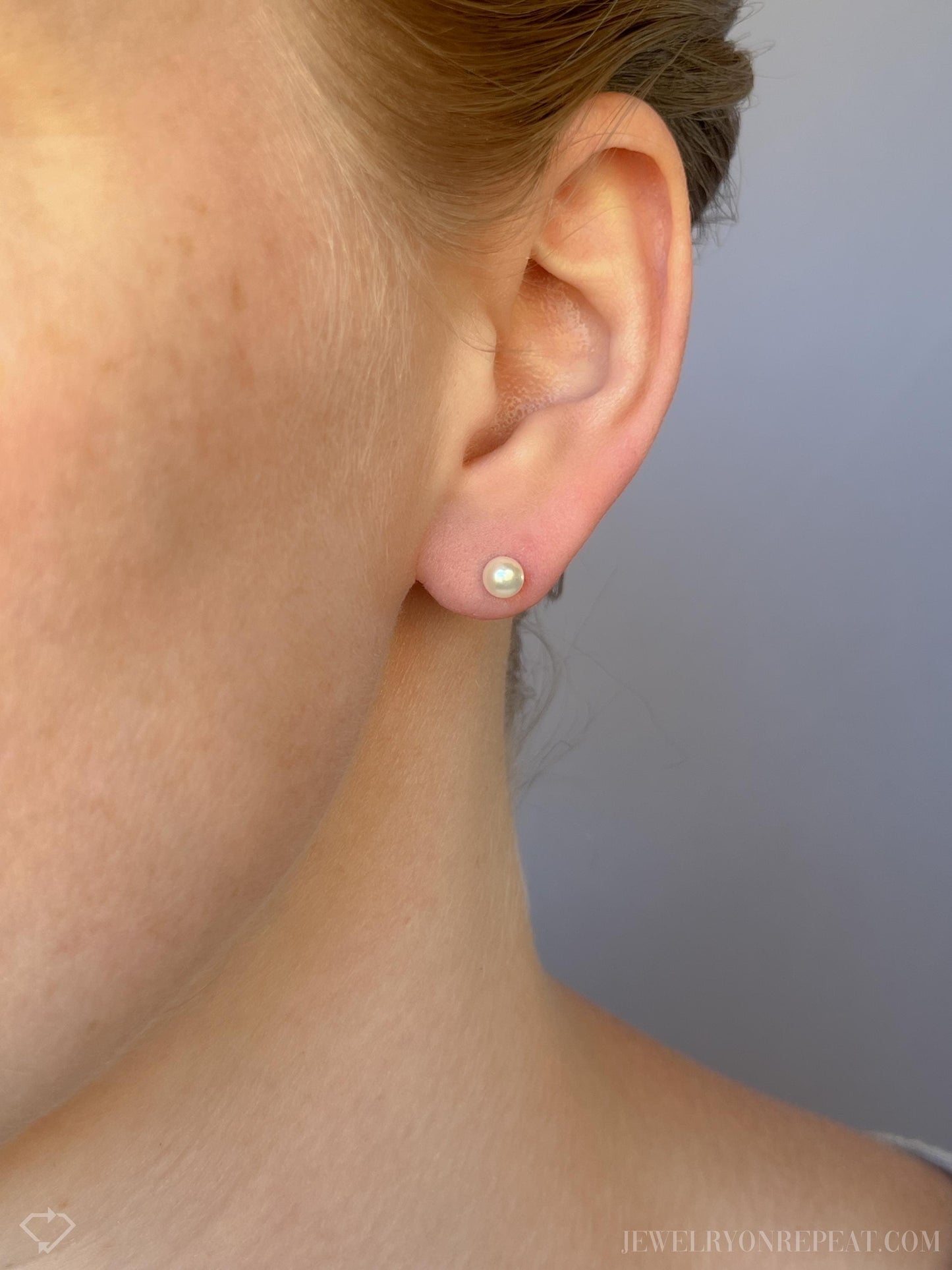 Vintage Pearl Stud Earrings in 14k Gold