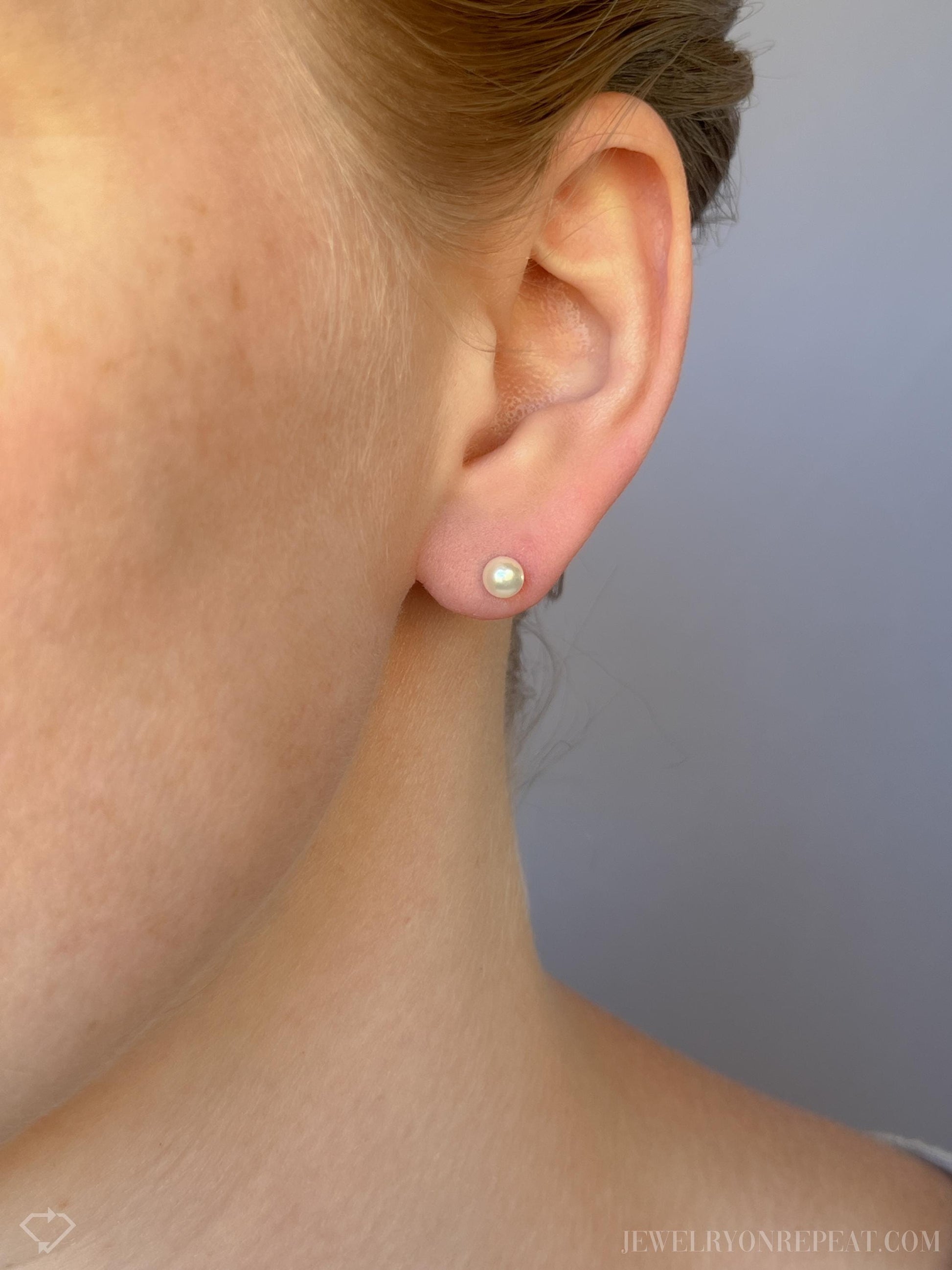 Vintage Pearl Stud Earrings in 14k Gold