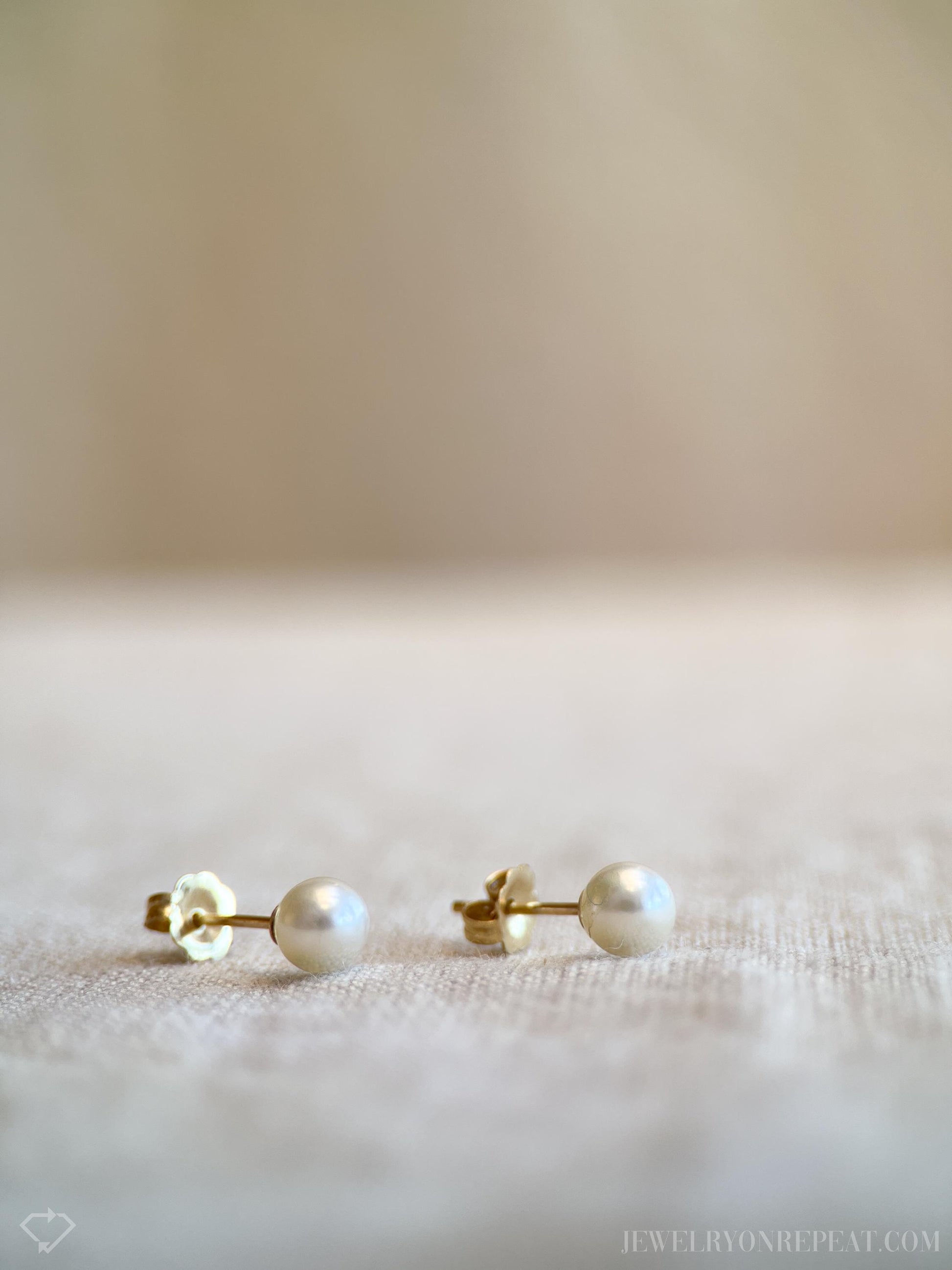 Vintage Pearl Stud Earrings in 14k Gold