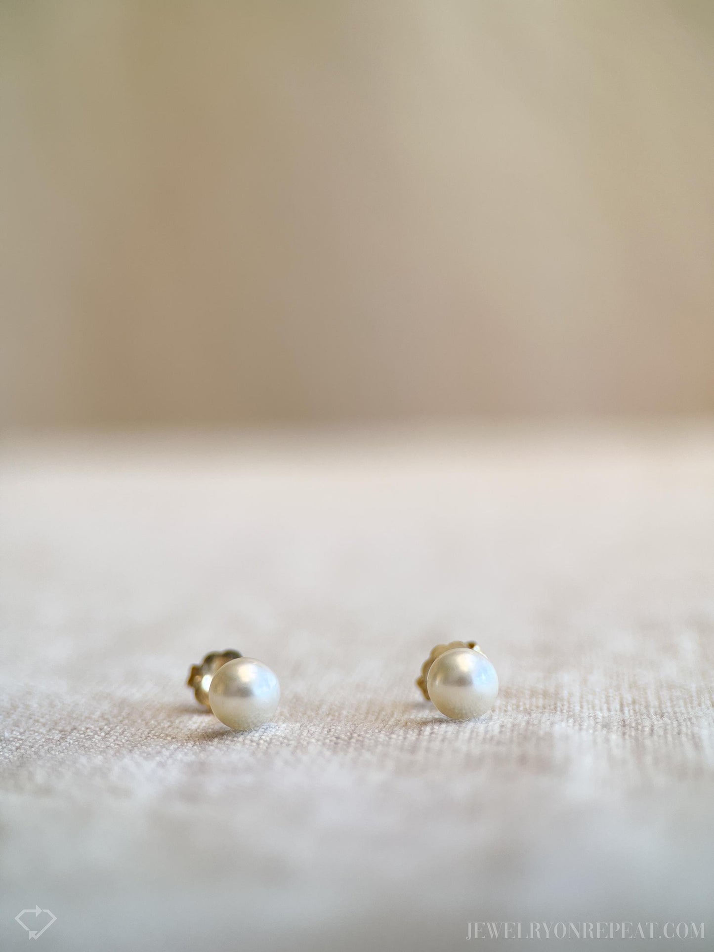 Vintage Pearl Stud Earrings in 14k Gold