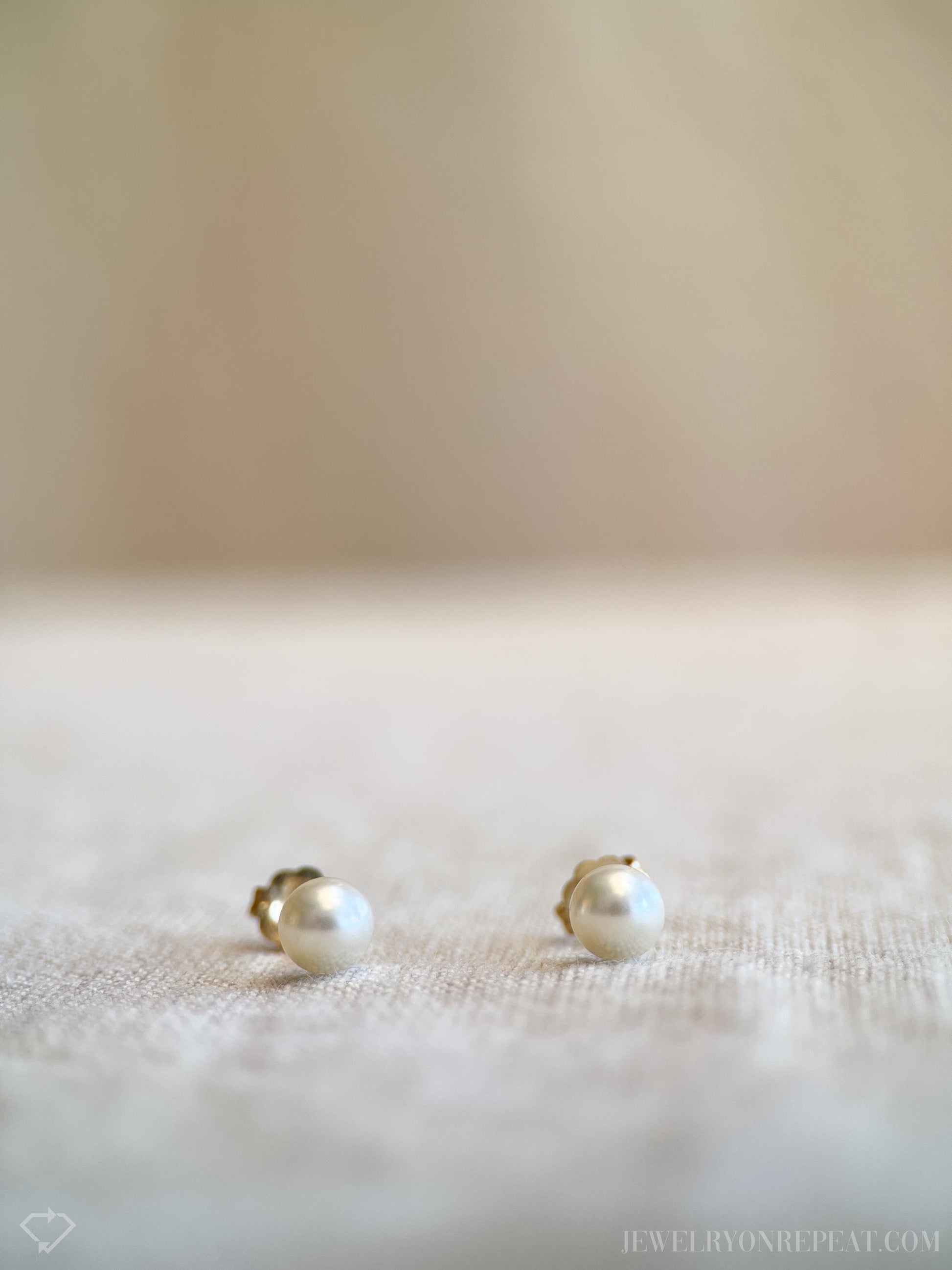 Vintage Pearl Stud Earrings in 14k Gold