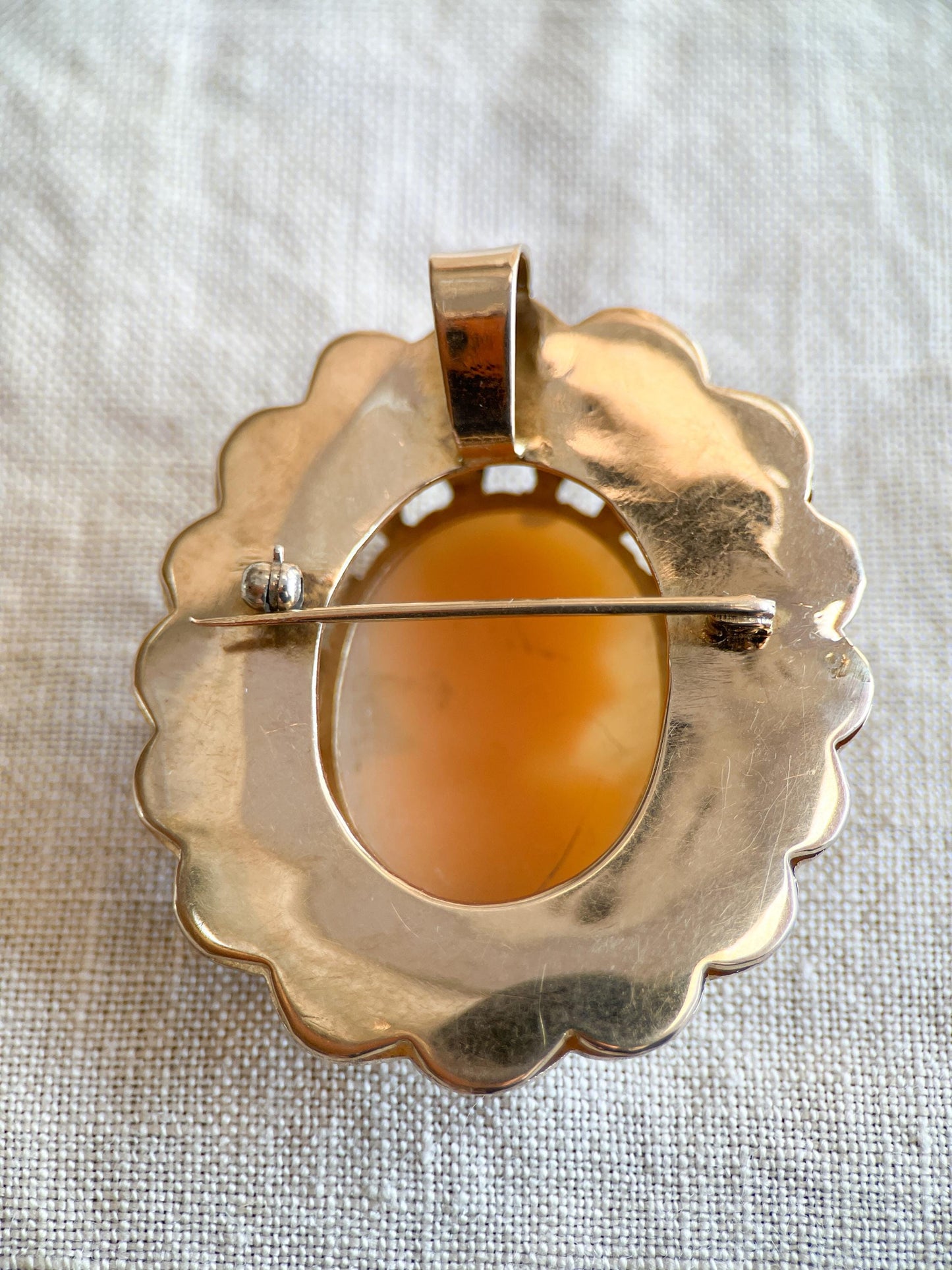 Vintage Cameo Brooch in 14k Gold, Antique Jewelry from the 1970s - Timeless, Sustainable, @JewelryOnRepeat