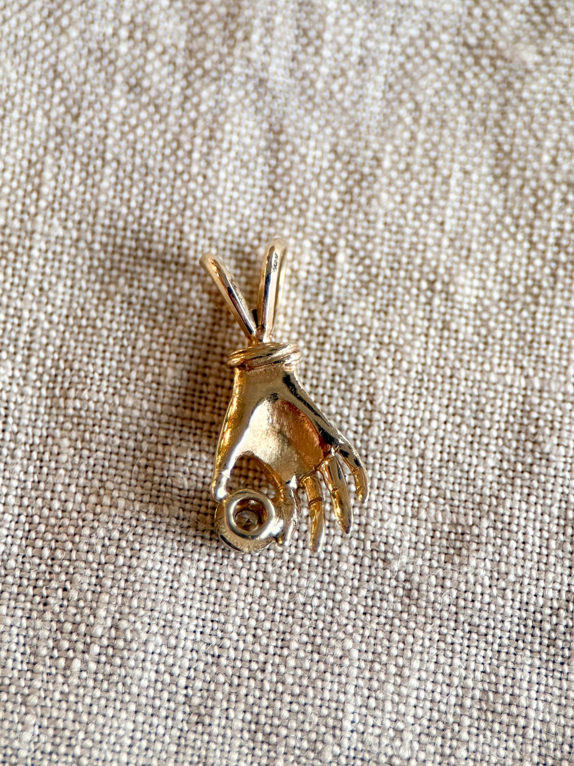 Vintage Diamond Hand Pendant in 14k Gold, Antique Jewelry from the 1990s - Timeless, Sustainable, @JewelryOnRepeat