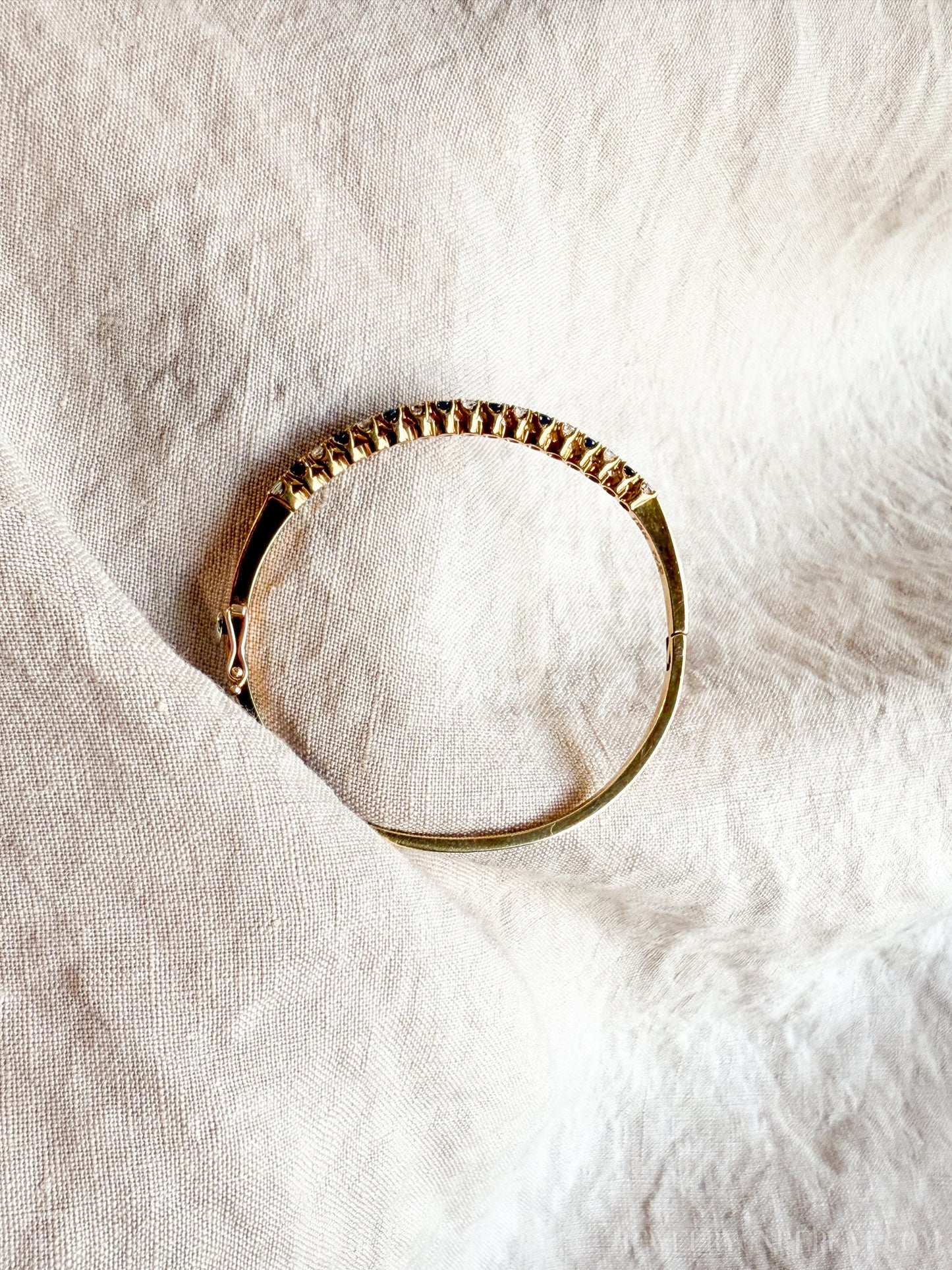 Vintage Diamond and Sapphire Hinged Bangle Bracelet in 18k Gold, Retro Jewelry from the 1990s - Timeless, Sustainable, @JewelryOnRepeat