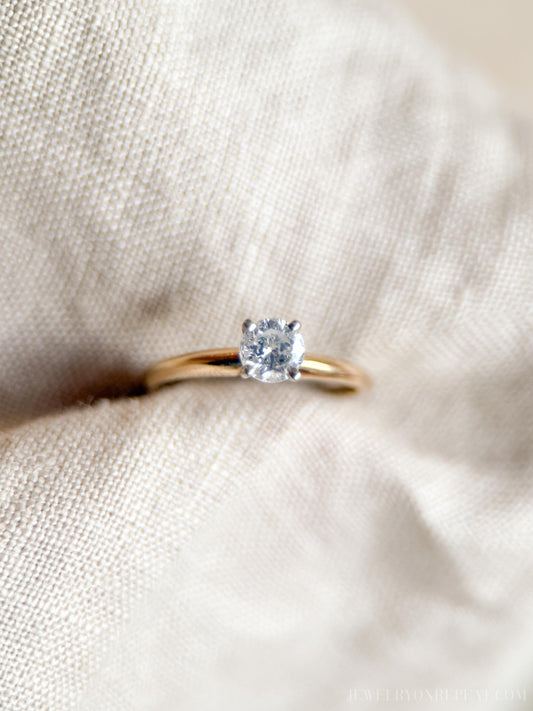 Vintage Diamond Solitaire Engagement Ring in 14k Gold, Retro Jewelry from the 1990s - Timeless, Sustainable, @JewelryOnRepeat