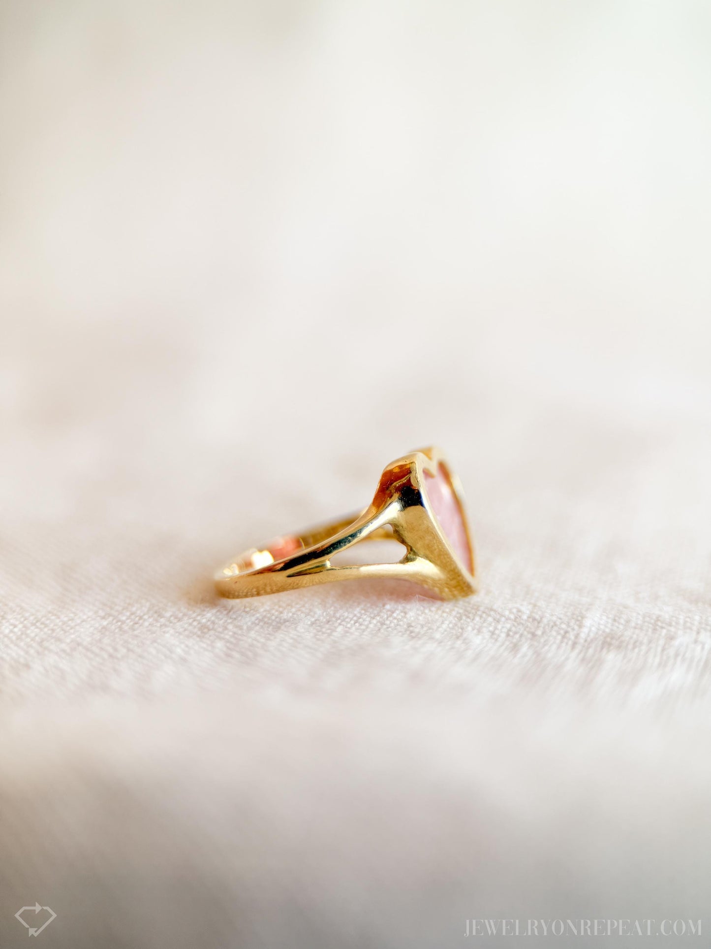 Vintage Heart Cut Rhodochrosite Gemstone Ring in 18k Gold, Retro Jewelry from the 1990s