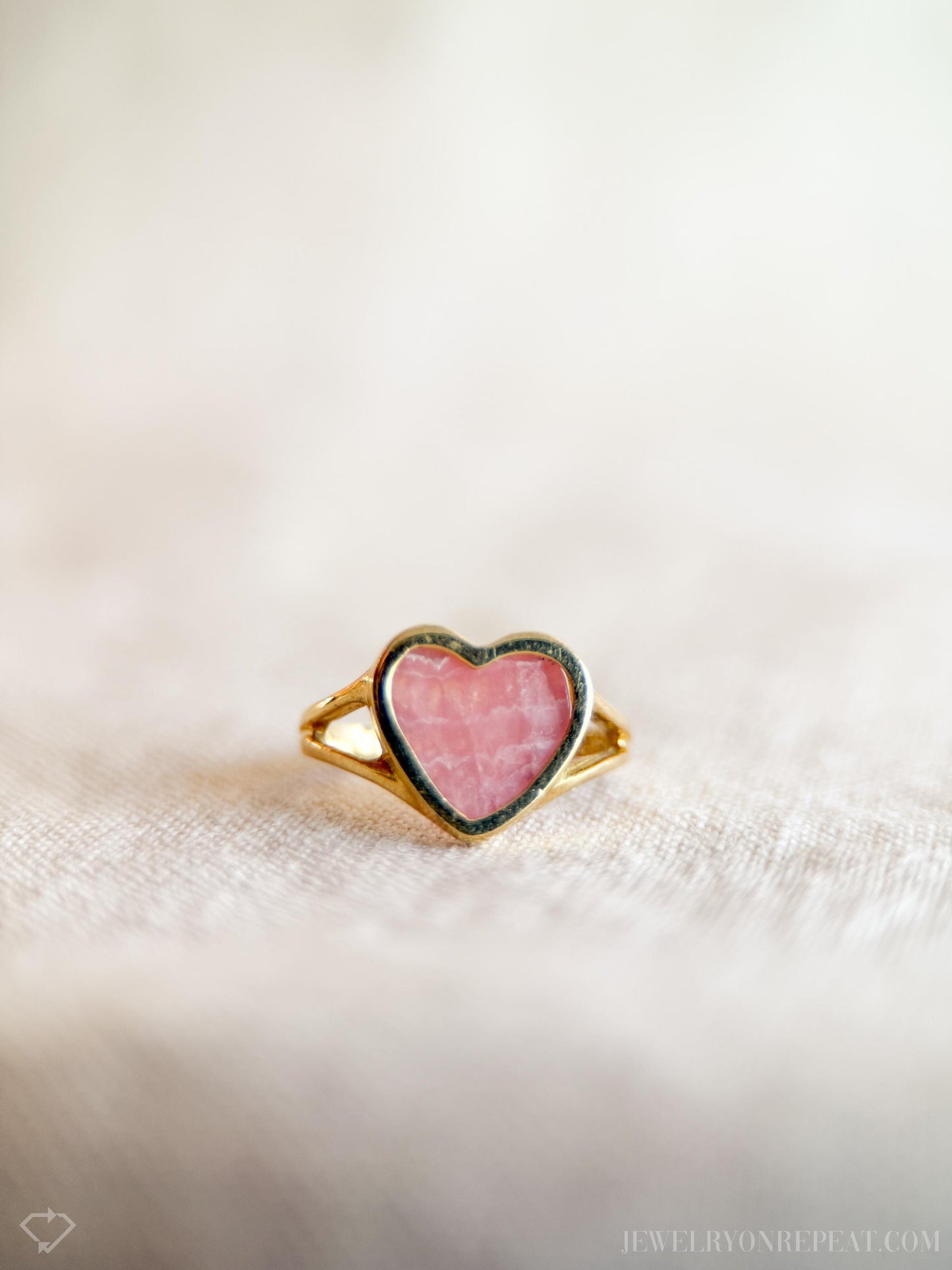 Vintage Heart Cut Rhodochrosite Gemstone Ring in 18k Gold, Retro Jewelry from the 1990s