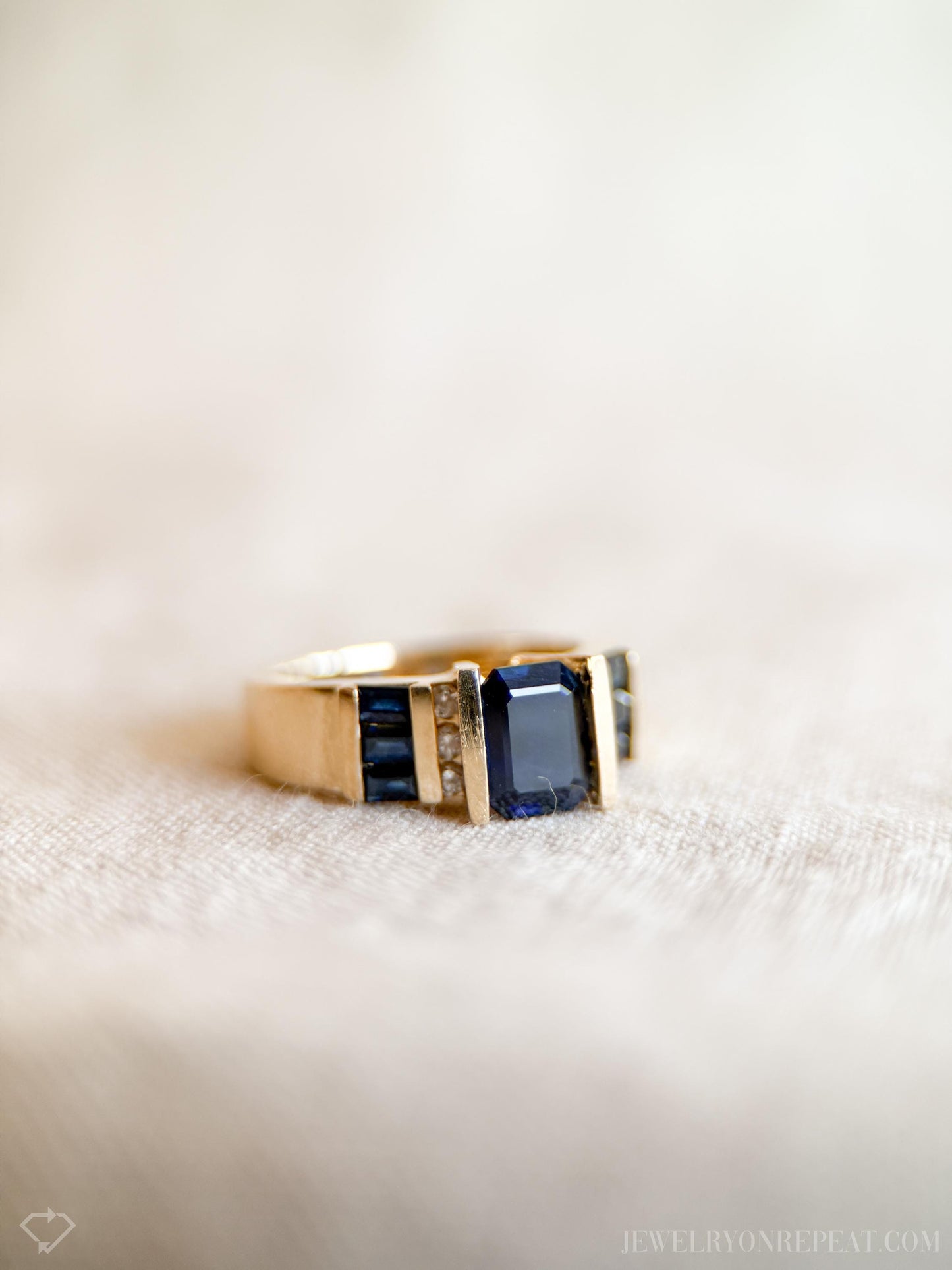 Vintage Sapphire and Diamond Ring in 14k Gold, Retro Jewelry from the 1980s