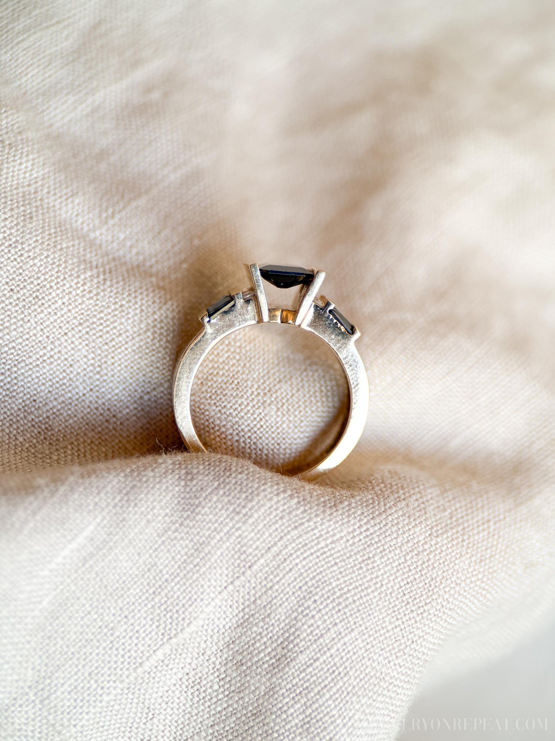 Vintage Sapphire and Diamond Ring in 14k Gold, Retro Jewelry from the 1980s