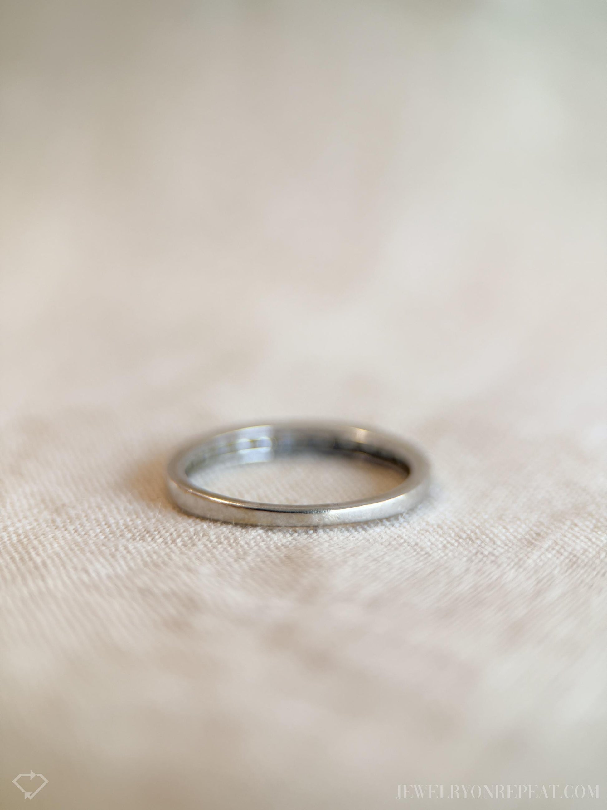 Vintage Diamond Wedding Band 14k White Gold, Retro Jewelry from the 1990s - Timeless, Sustainable, @JewelryOnRepeat