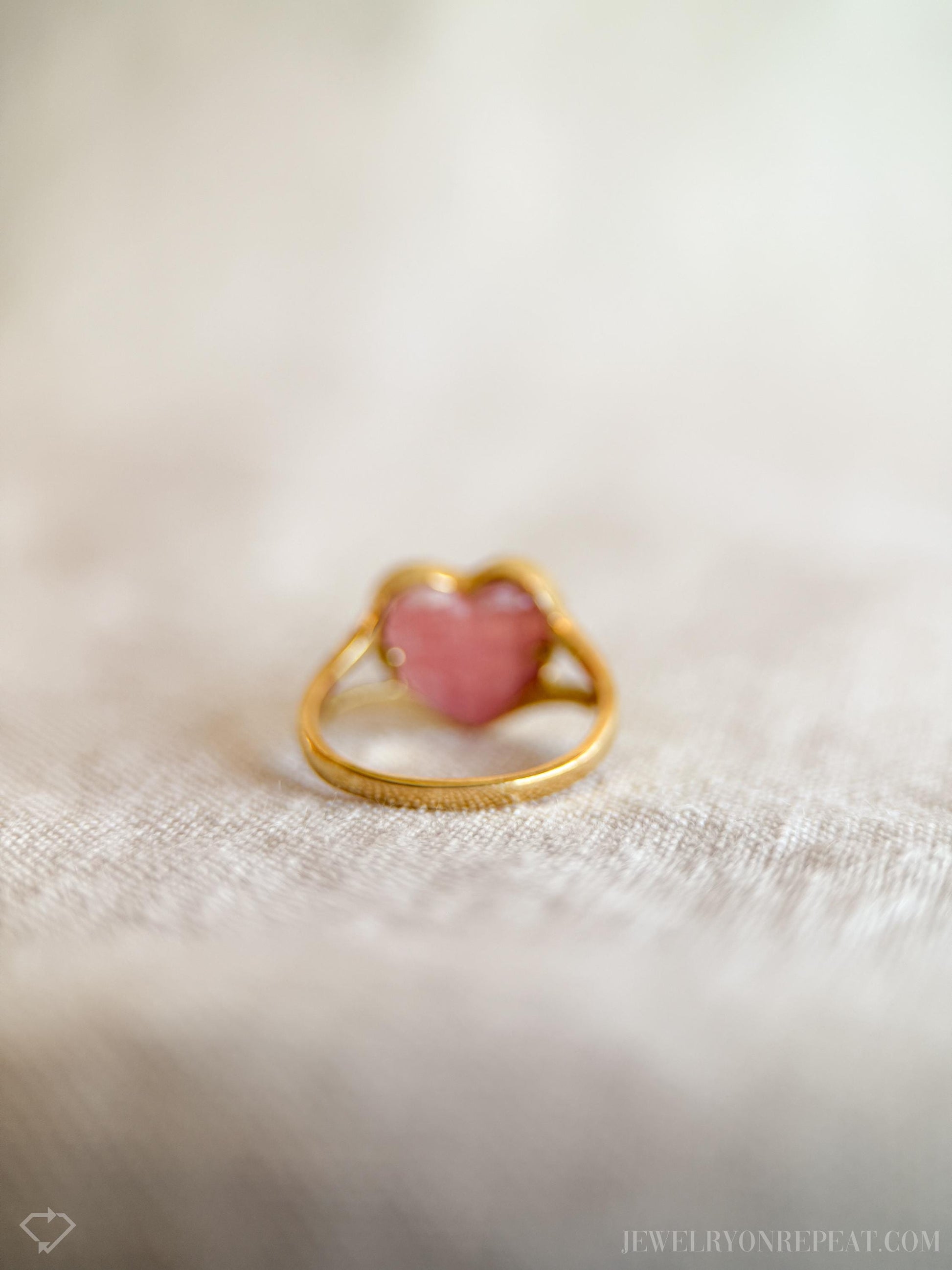 Vintage Heart Cut Rhodochrosite Gemstone Ring in 18k Gold, Retro Jewelry from the 1990s
