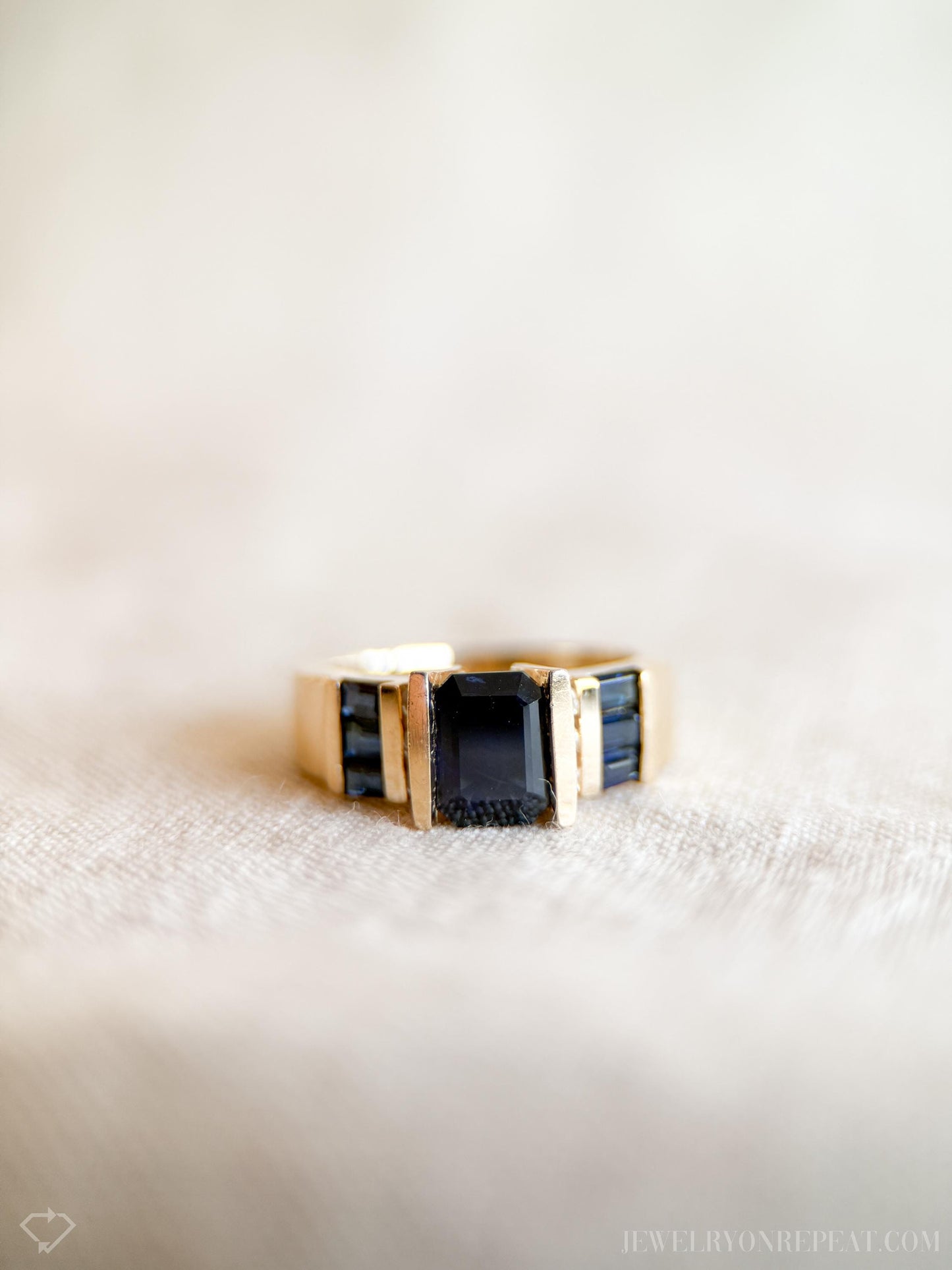 Vintage Sapphire and Diamond Ring in 14k Gold, Retro Jewelry from the 1980s