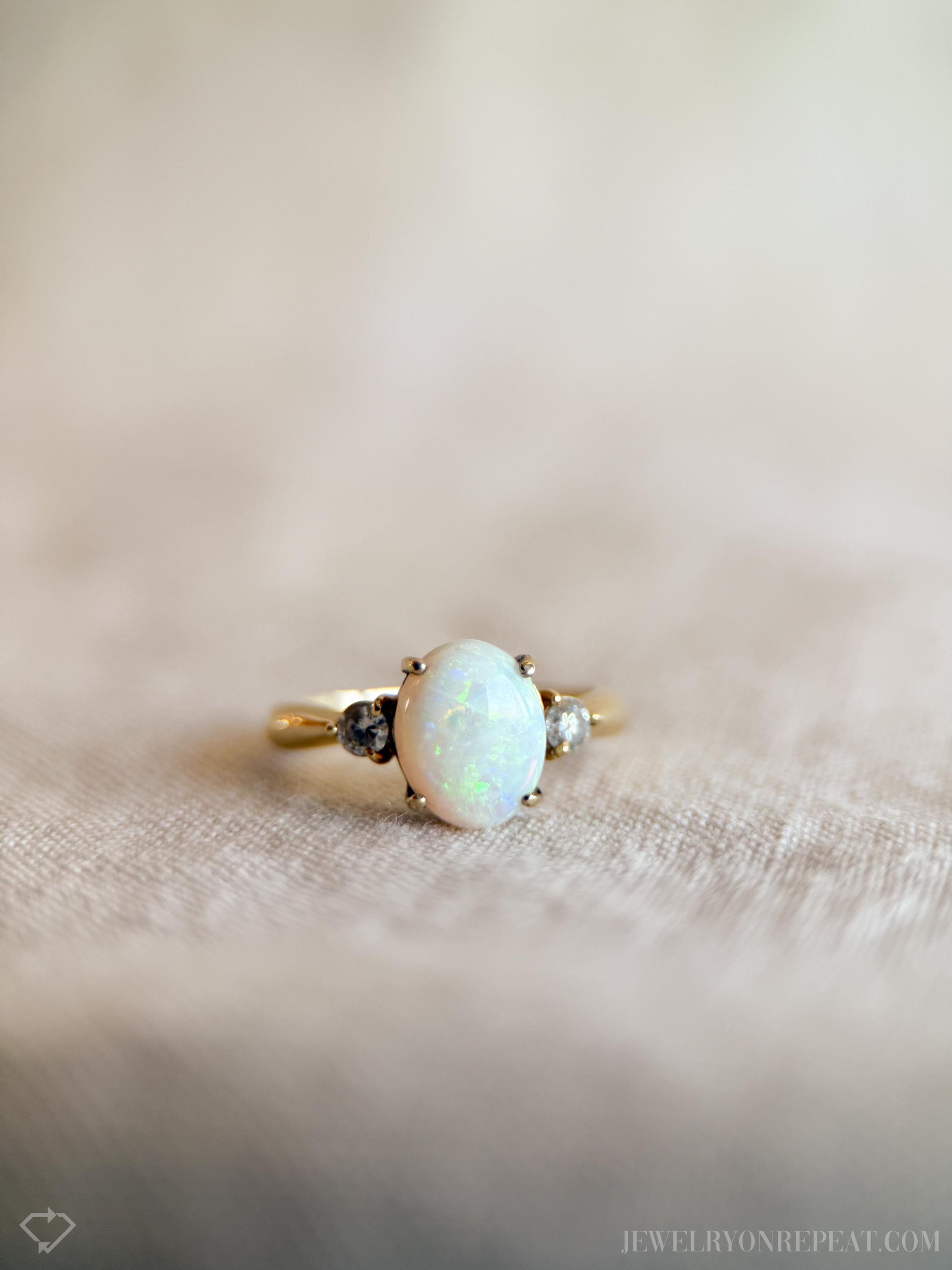 Vintage Opal and Diamond Ring in 14k Gold, Retro Jewelry from the 1990s