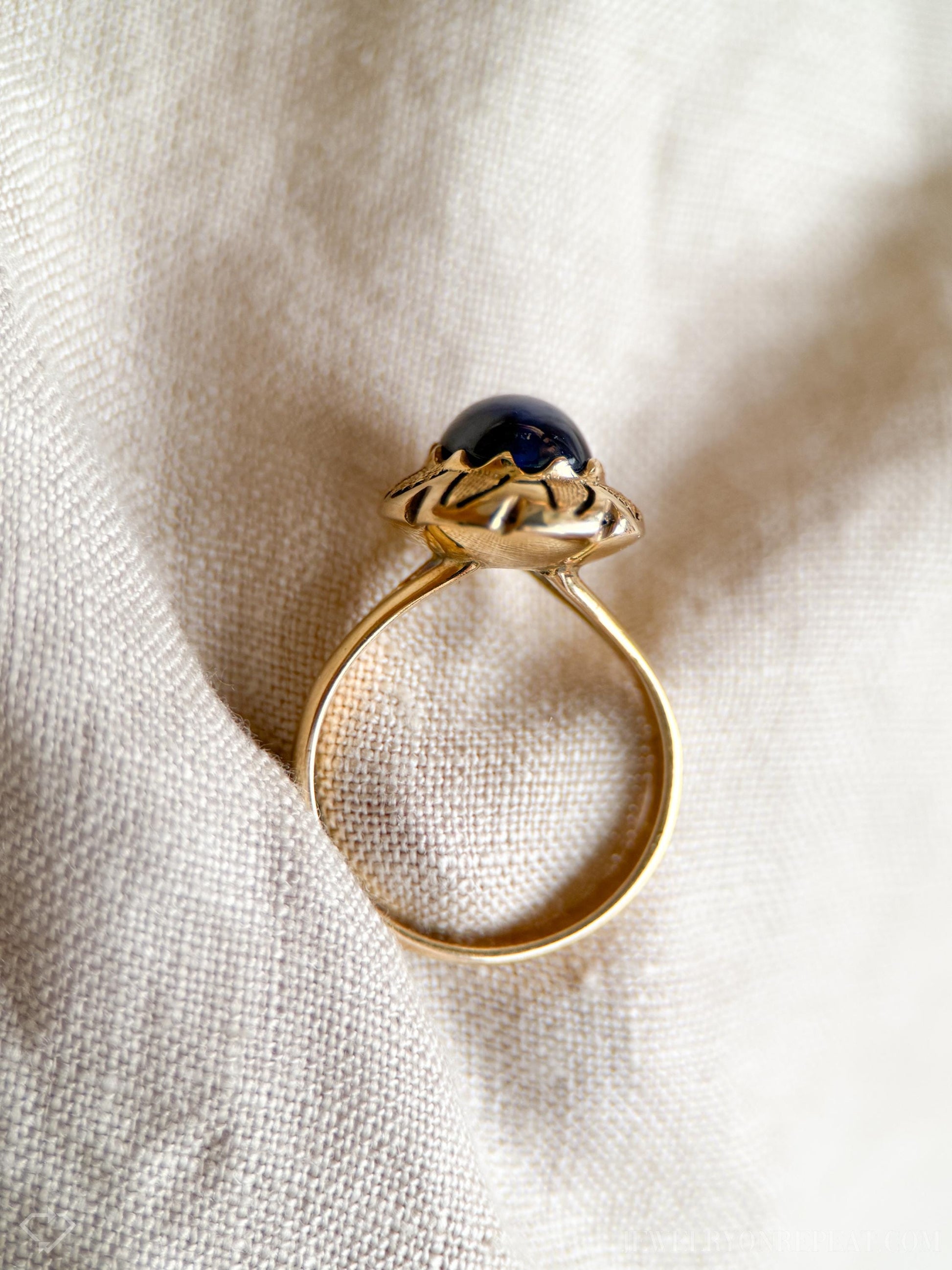Vintage Star Sapphire Gemstone Ring in 14k Gold, Vintage Jewelry from the 1960s - Timeless, Sustainable, @JewelryOnRepeat