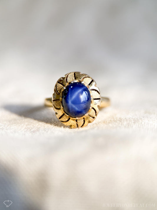 Vintage Star Sapphire Gemstone Ring in 14k Gold, Vintage Jewelry from the 1960s - Timeless, Sustainable, @JewelryOnRepeat