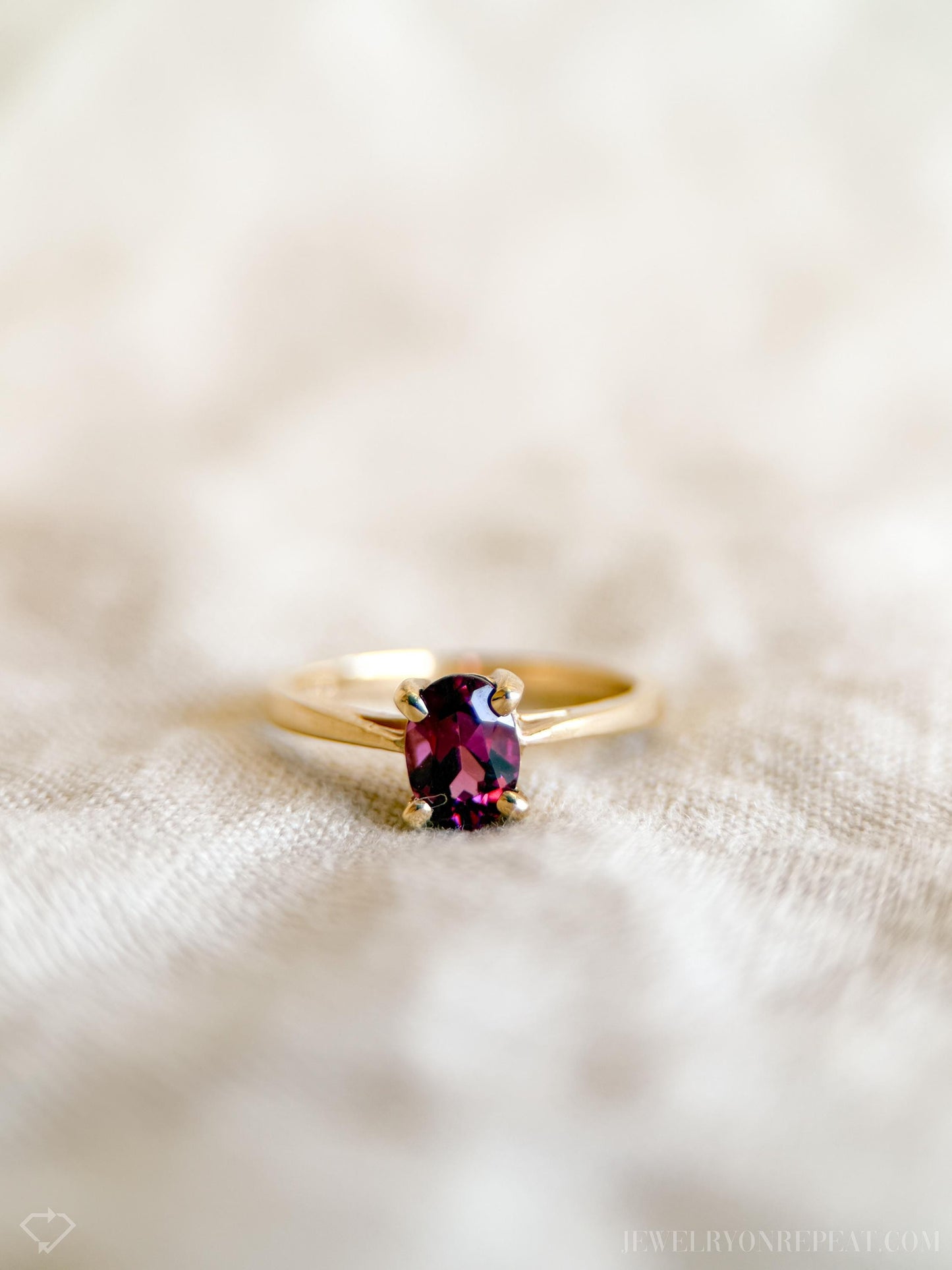 Vintage Rhodolite Garnet Solitaire Gemstone Ring in 14k Gold, Vintage Jewelry from the 1990s - Timeless, Sustainable, @JewelryOnRepeat