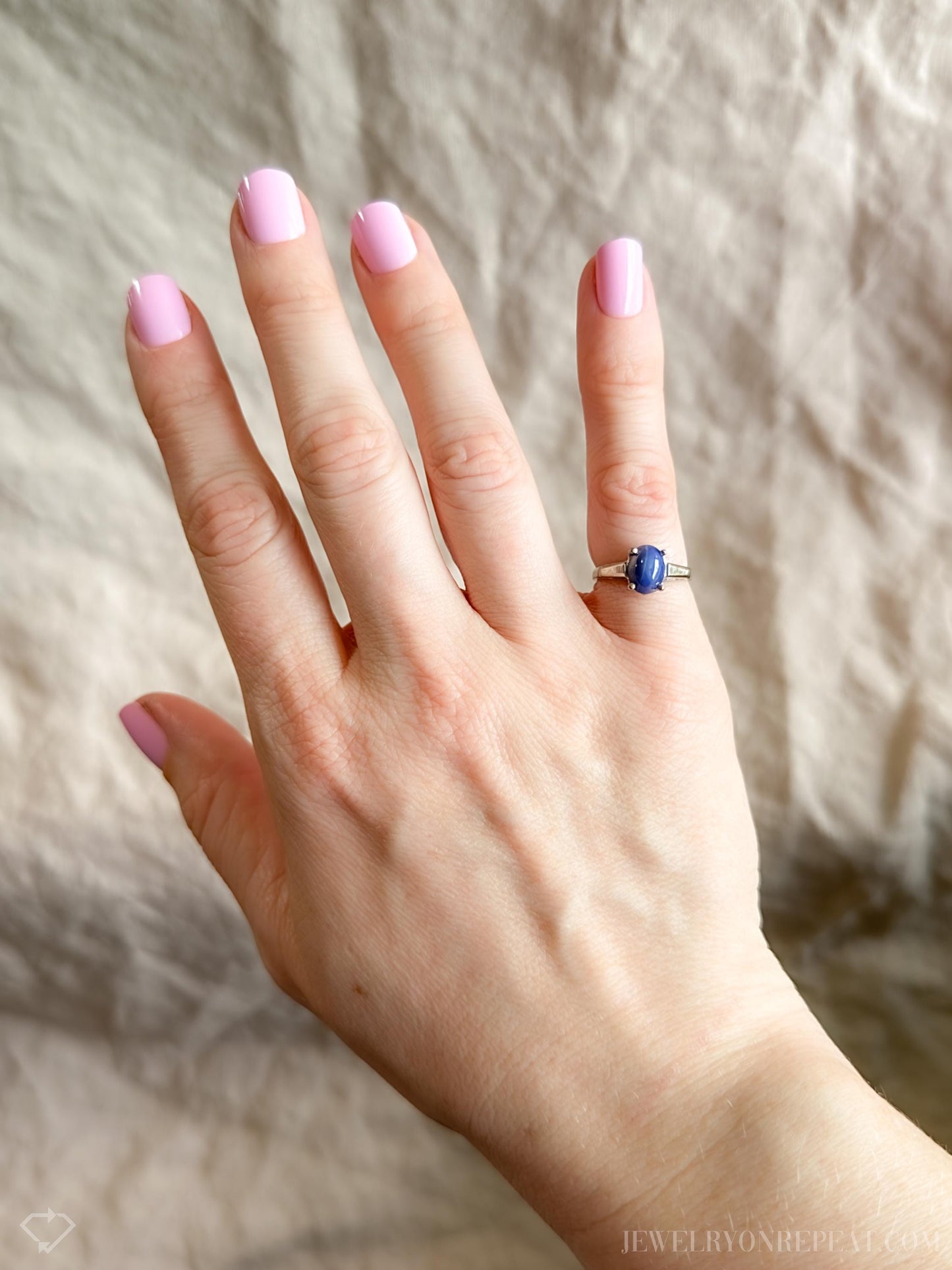 Vintage Star Sapphire Gemstone Ring in 10k White Gold, Vintage Jewelry from the 1960s - Timeless, Sustainable, @JewelryOnRepeat