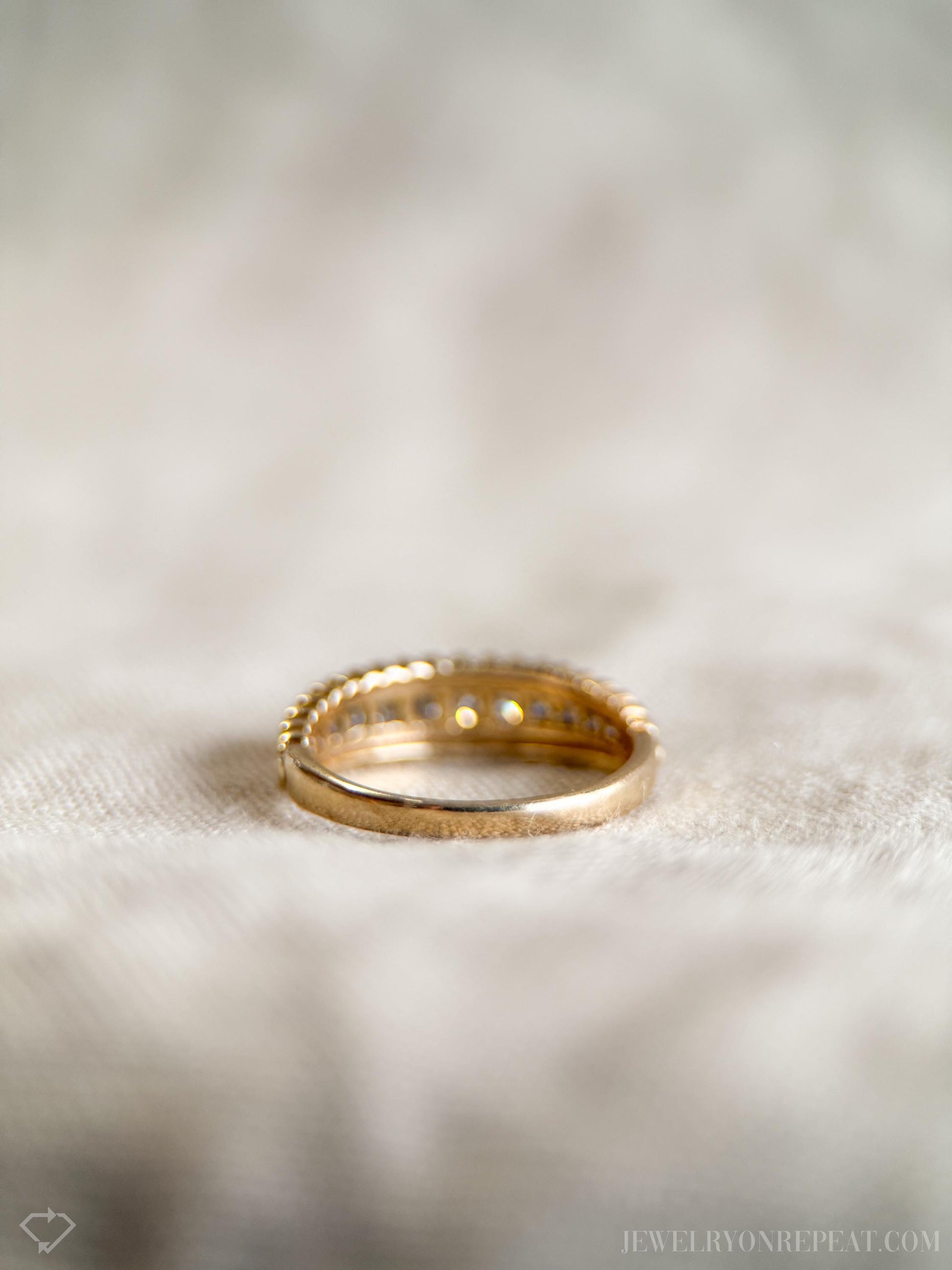 Vintage Diamond Milgrain Wedding Band in 14k Gold, Retro Jewelry from the 1990s - Timeless, Sustainable, @JewelryOnRepeat