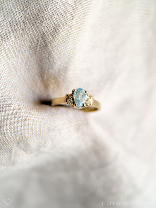 Vintage Blue Topaz Gemstone Ring in 14k Gold, Retro Jewelry from the 1990s - Timeless, Sustainable, @JewelryOnRepeat